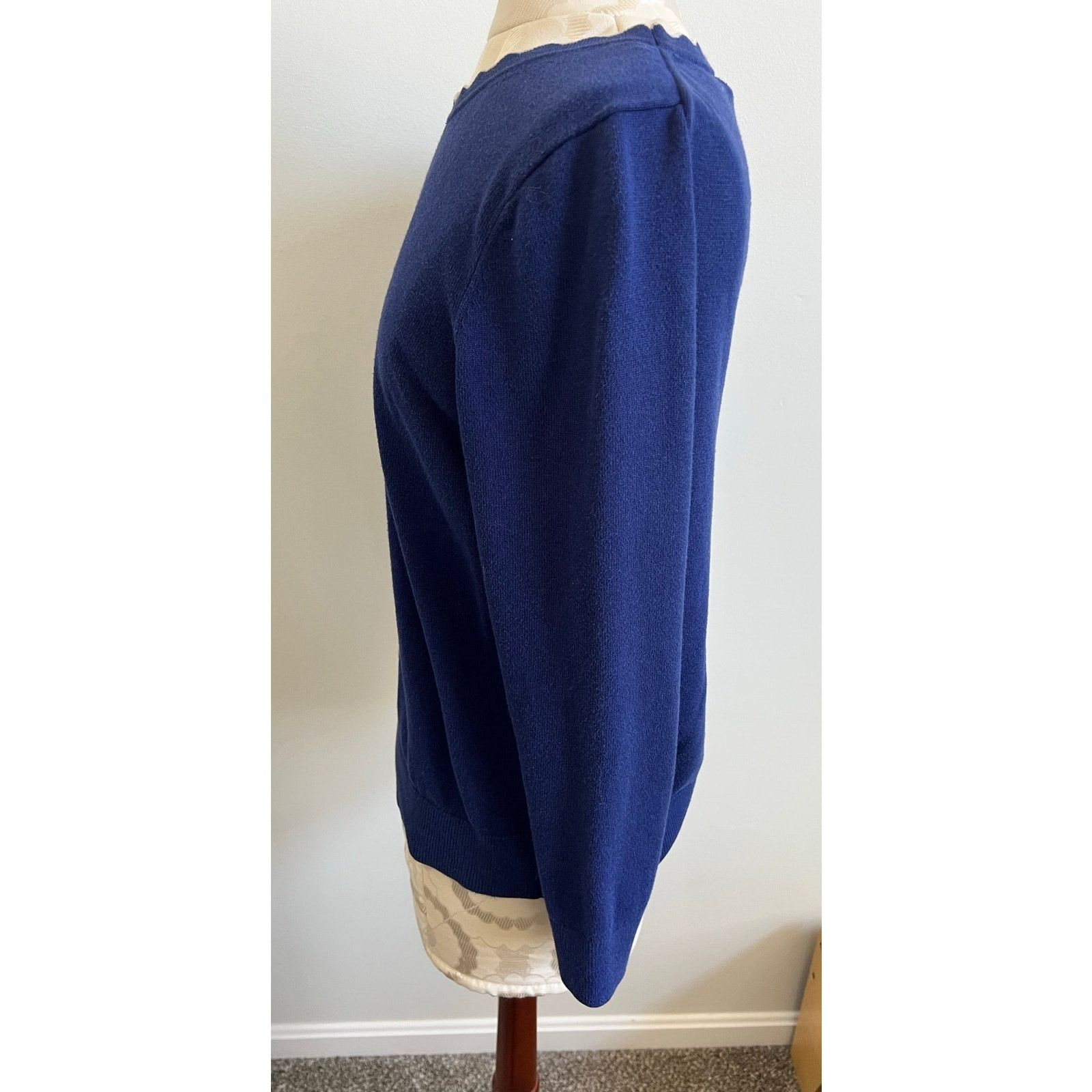 Banana Republic Banana Republic Scallop Collar Long Sleeve Sweater Medium Size M / US 6-8 / IT 42-44 - 3 Thumbnail