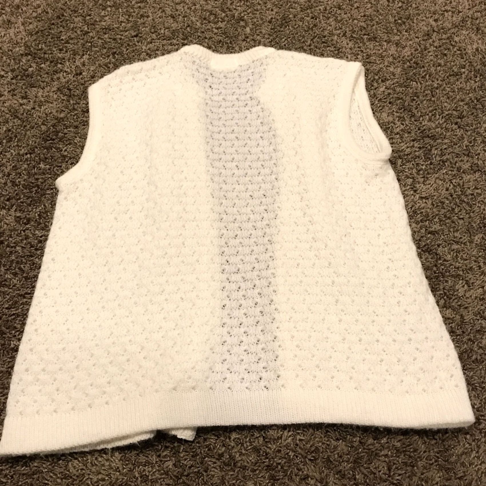 Vintage VINTAGE Montgomery Ward Cardigan Women's Sleeveless Crew Neck White Acrylic Crochet 90s Open(Size XL) Mens Girls Size XL / US 12-14 / IT 48-50 - 3 Thumbnail