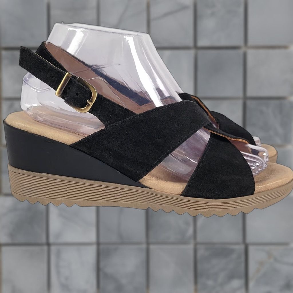 Vintage Eric Michael BOSTON Black Suede Platform Heel Sandals Open Toe Leather Women 8 EU40/US8 Block Heel Platform Summer Spring Fall Size US 8 / IT 38 - 1 Thumbnail