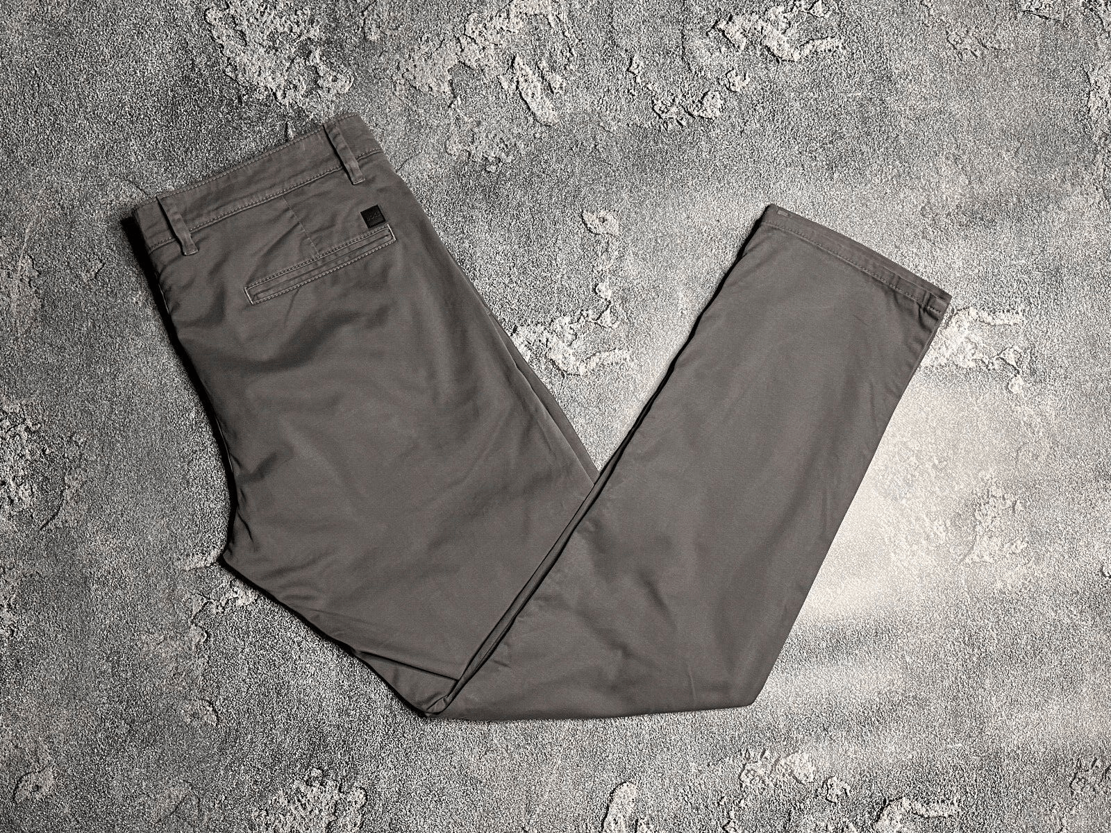 Hugo Boss Hugo Boss men's chino 36/32 Size US 36 / EU 52 - 3 Thumbnail