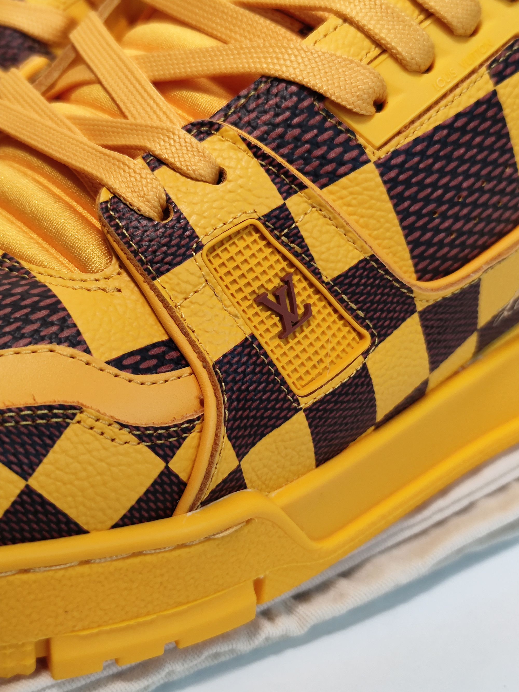 Louis Vuitton × Pharrell Louis Vuitton LV Trainer Damier Size US 10 / EU 43 - 2 Thumbnail