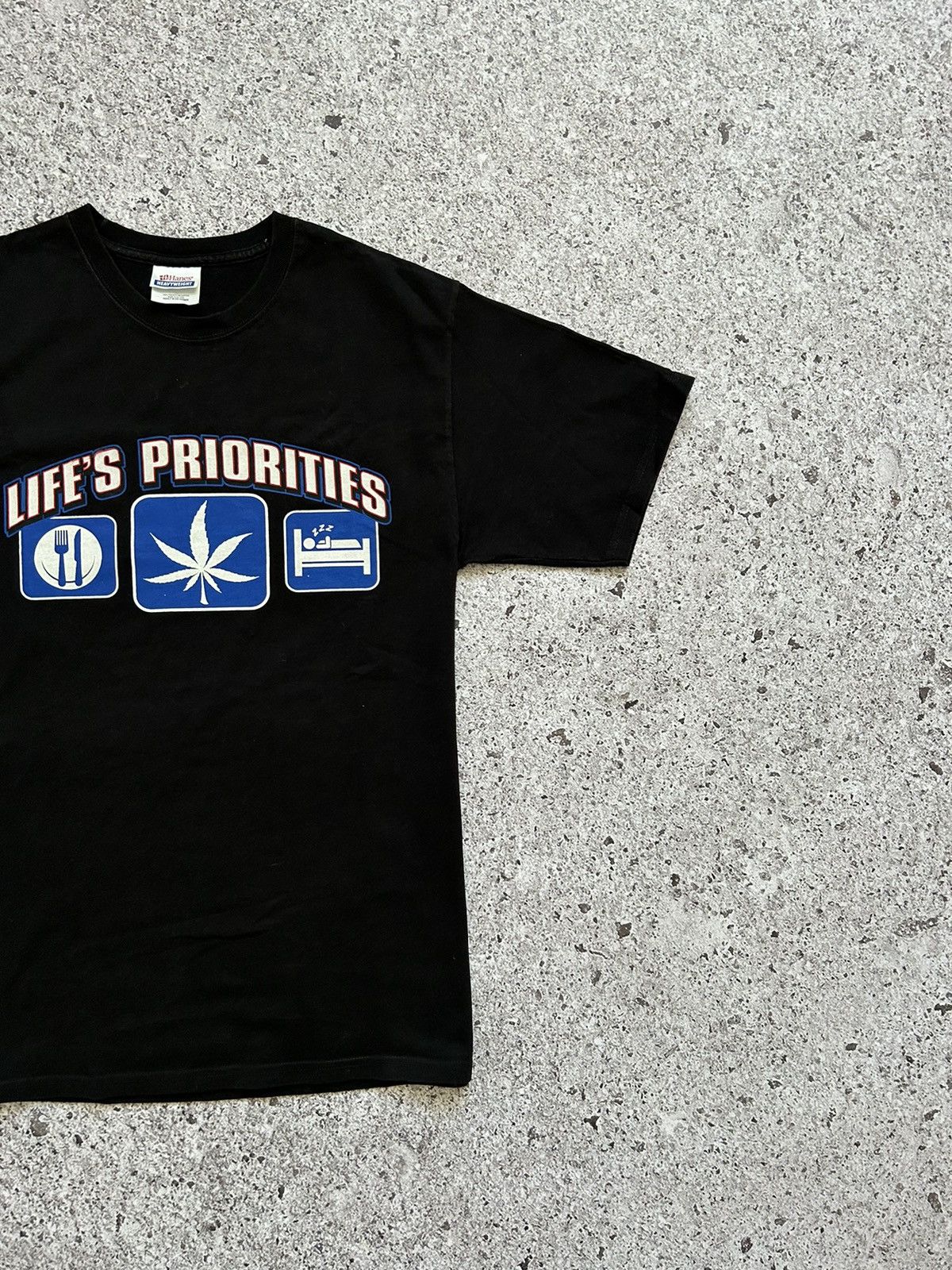 Vintage Vintage 90s Life’s Priorities Narcotic Marihuana T-Shirt Size US M / EU 48-50 / 2 - 4 Thumbnail