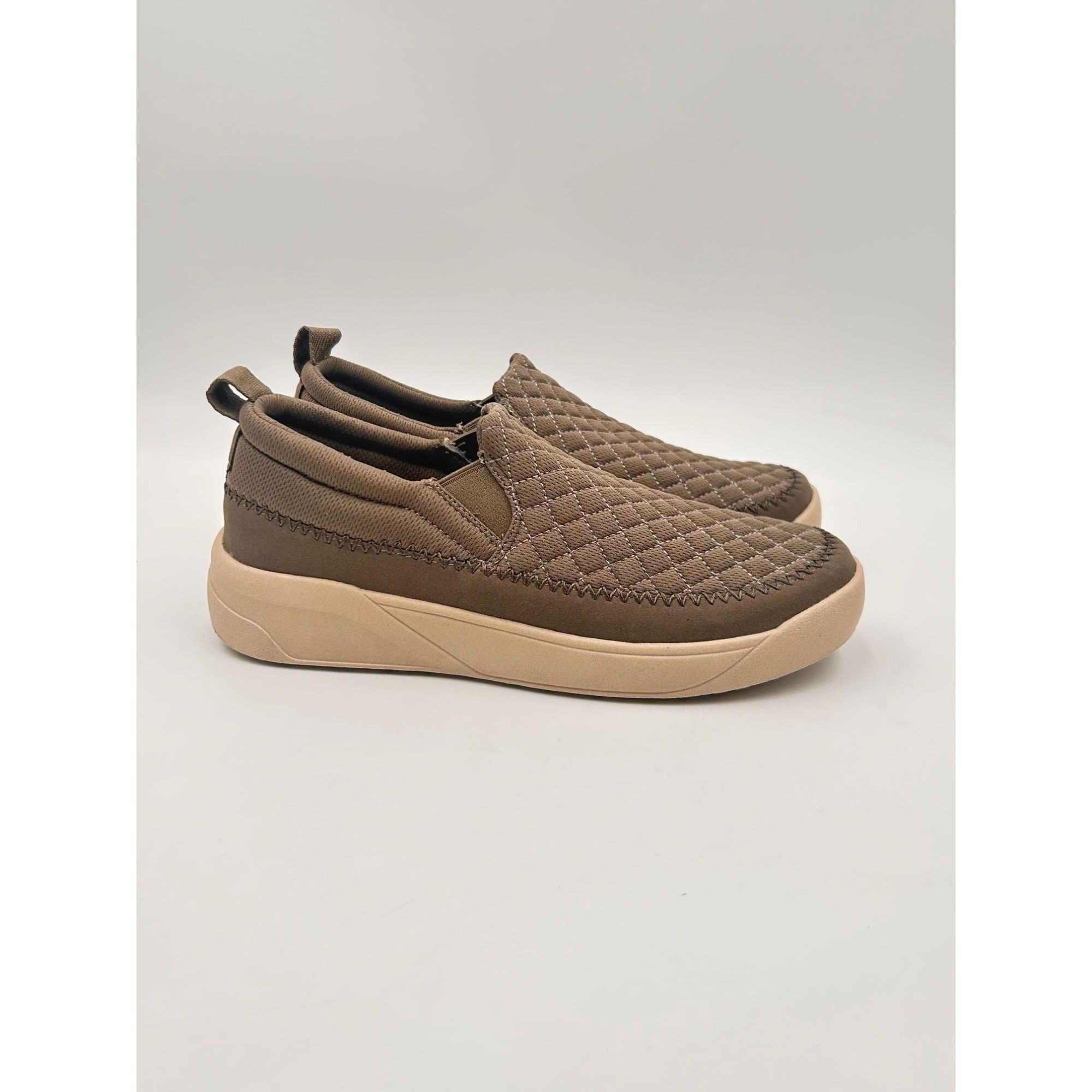 Other Staheekum Quilted Slip On Women’s 10 Taupe Comfort Casual Sh Size US 10 / IT 40 - 1 Thumbnail