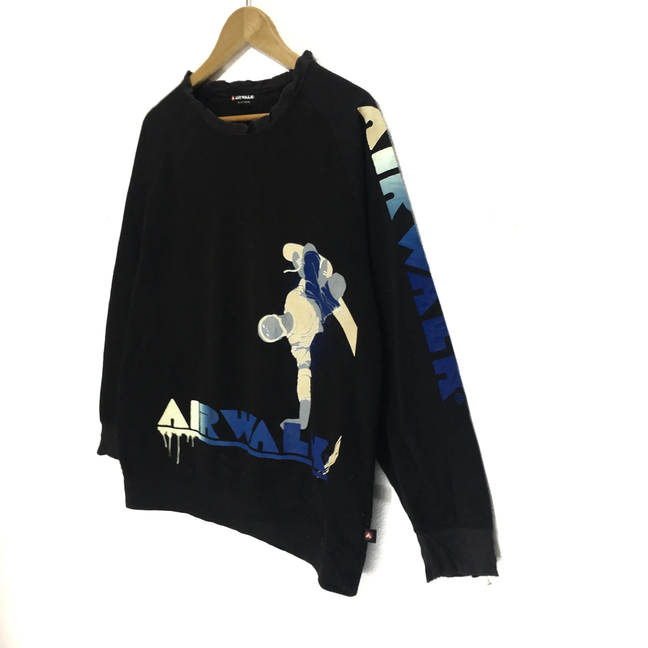 Airwalk Vintage AIRWALK Skateboard Graffiti Crew Sweatshirt Sweater Size US L / EU 52-54 / 3 - 5 Thumbnail