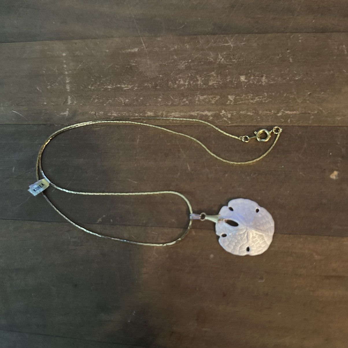 Vintage Vintage gold tone sand dollar pendant necklace Size ONE SIZE - 2 Thumbnail