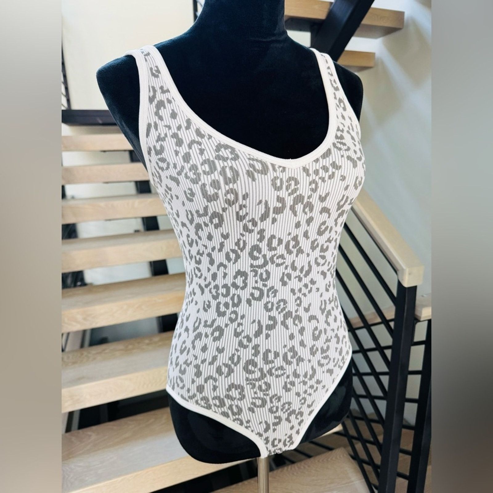 Other New Ribbed Leopard Print Women's bodysuit size S Size S / US 4 / IT 40 - 2 Thumbnail