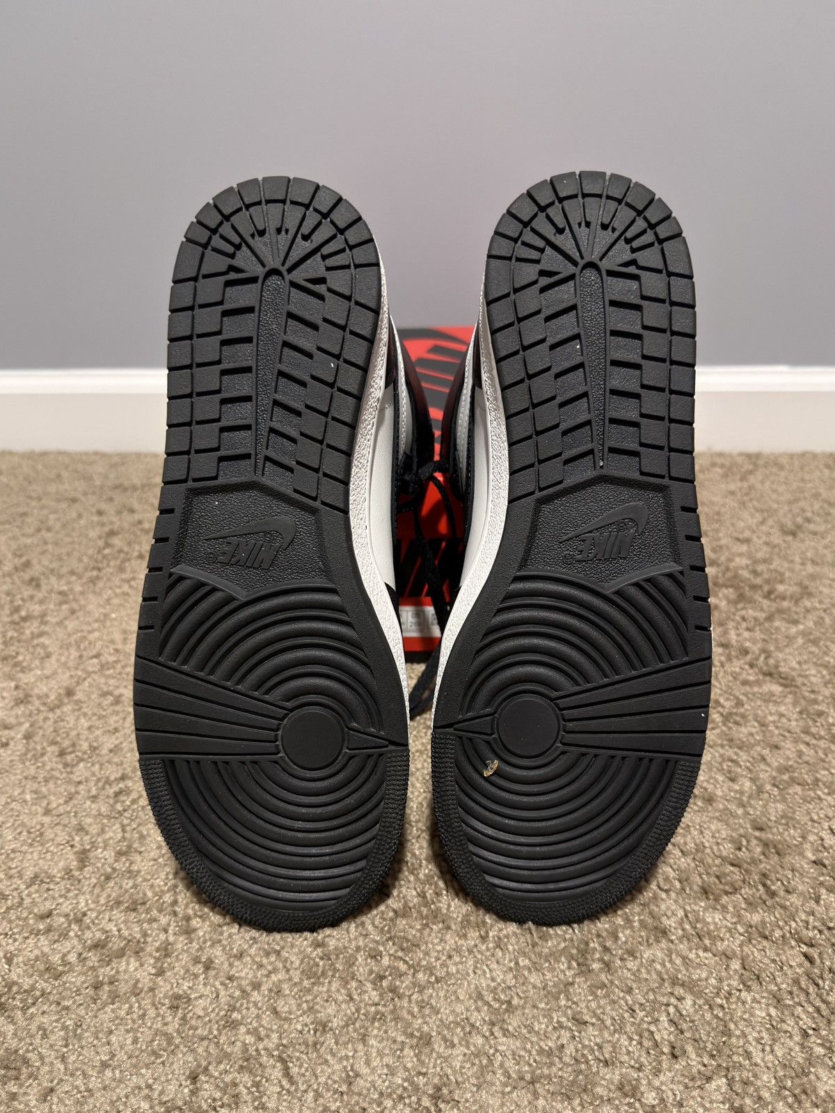 Jordan Brand 2023 Air Jordan 1 High OG '85 "Black/White" Size US 10.5 / EU 43-44 - 5 Thumbnail