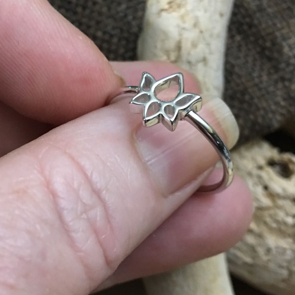 The Unbranded Brand Sterling Silver Lotus Flower Ring Ring Size ONE SIZE - 3 Thumbnail