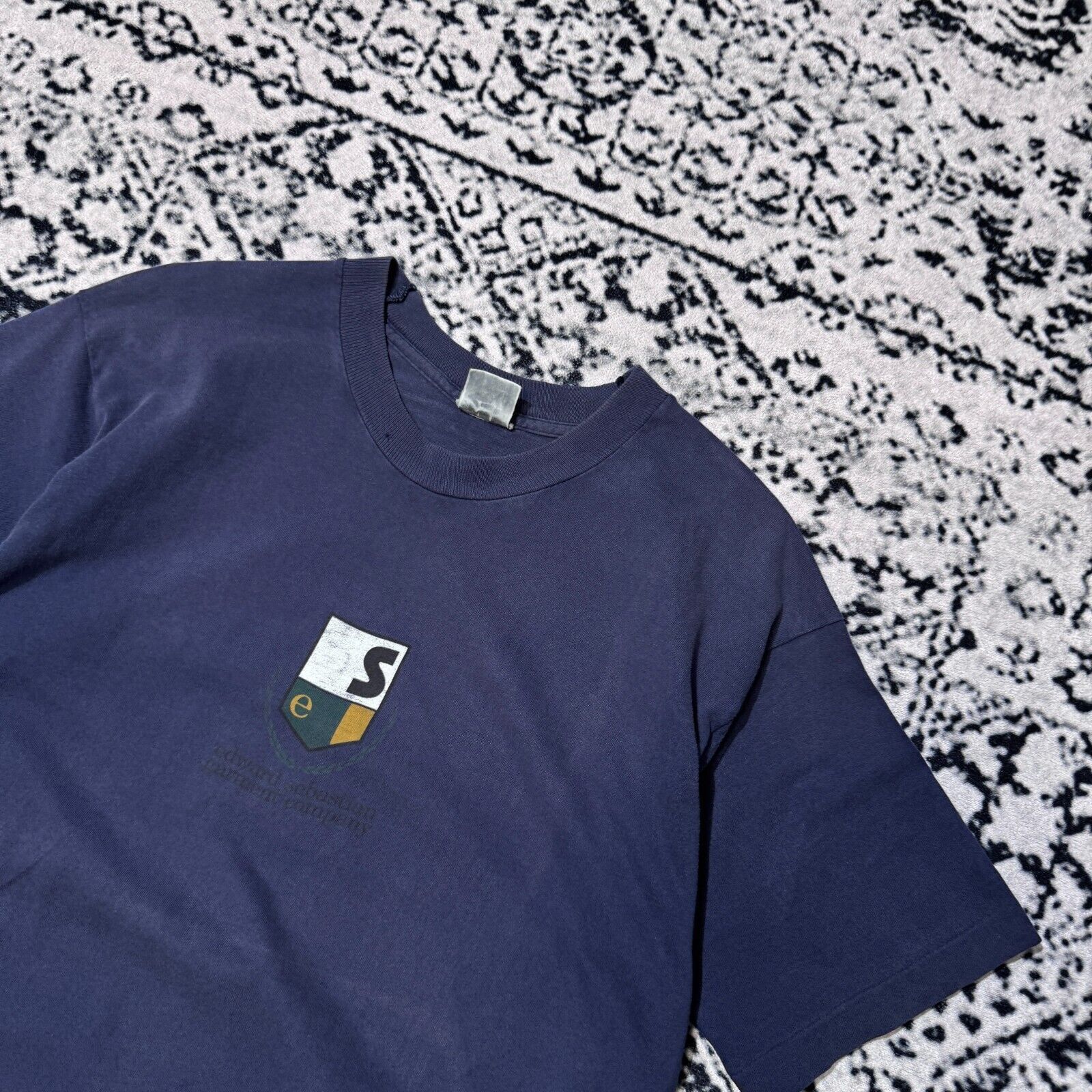 Vintage Vintage Navy Blue Cotton T-Shirt Size L Y2K 90s Spelout Logo Size US L / EU 52-54 / 3 - 4 Thumbnail