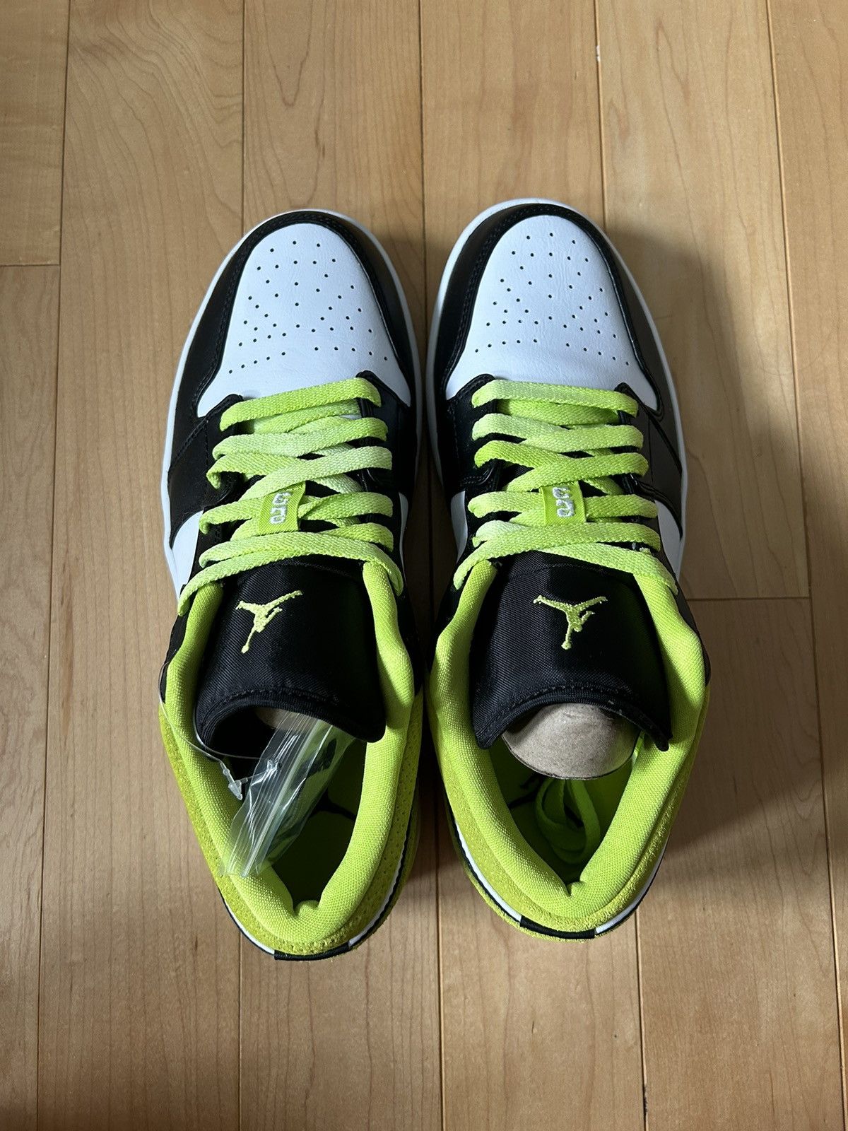 Nike Jordan 1 Low “Black Cyber” Size US 9.5 / EU 42-43 - 5 Thumbnail