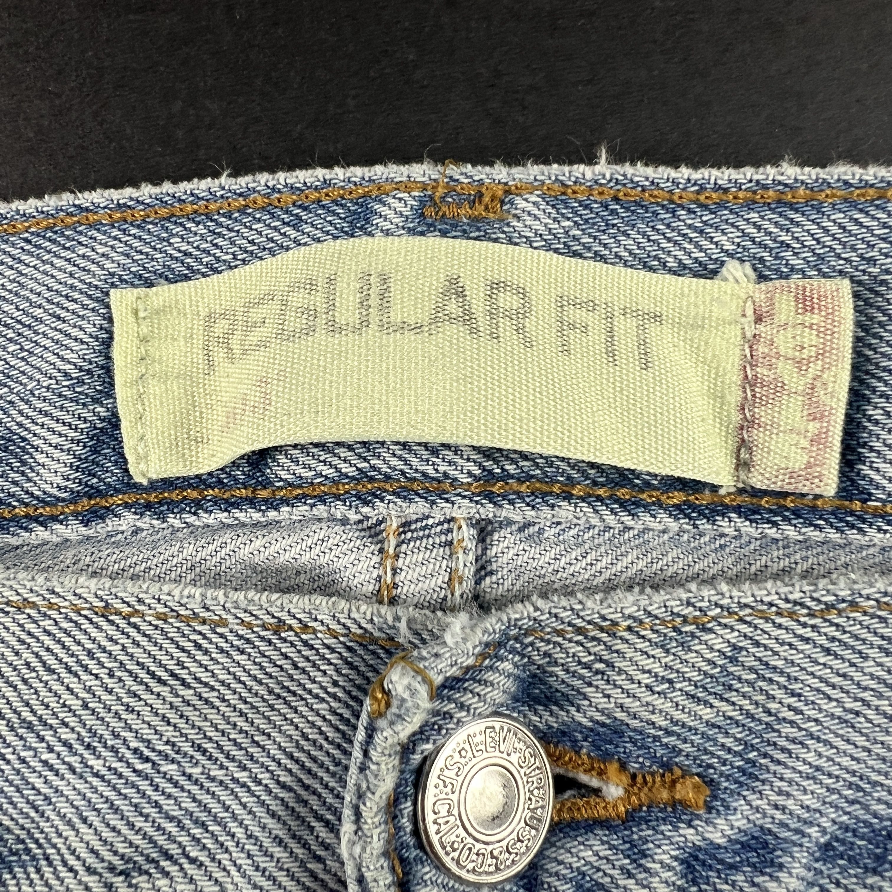 Levi's Y2K Levi's Jeans 505 Straight Light Blue Distressed Denim Size US 35 - 9 Thumbnail
