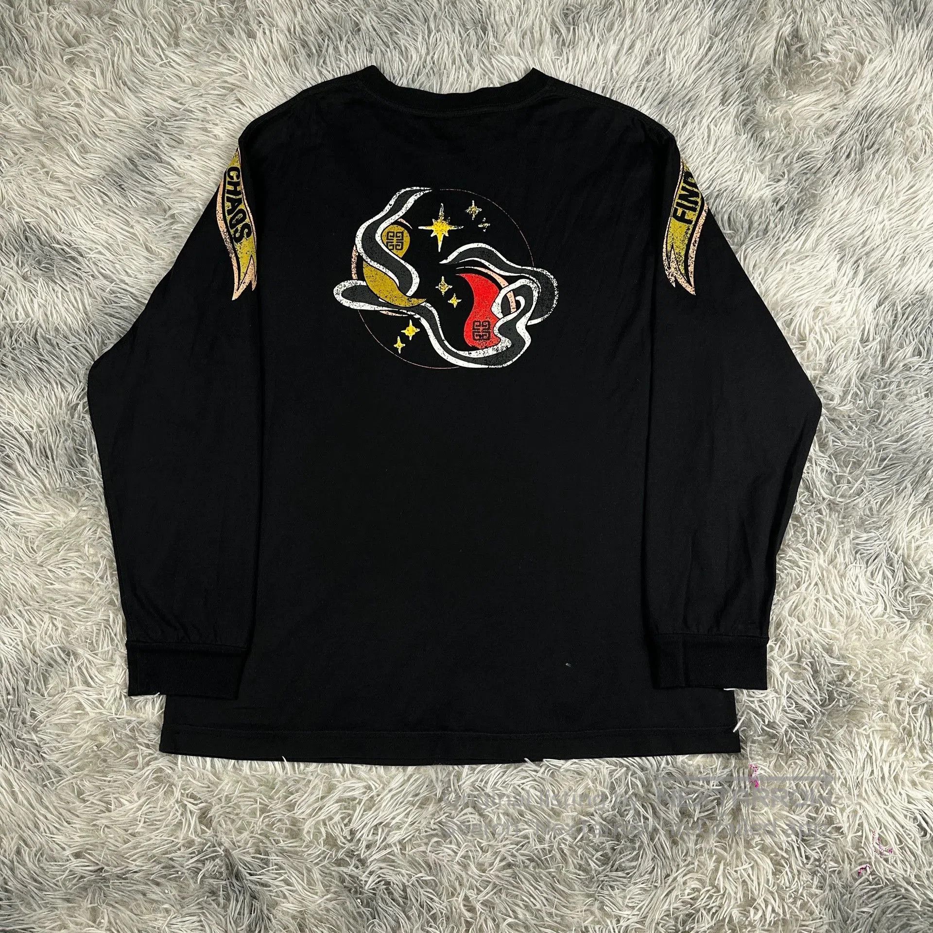 Givenchy givenchy black printed long sleeve t. Size US M / EU 48-50 / 2 - 5 Thumbnail