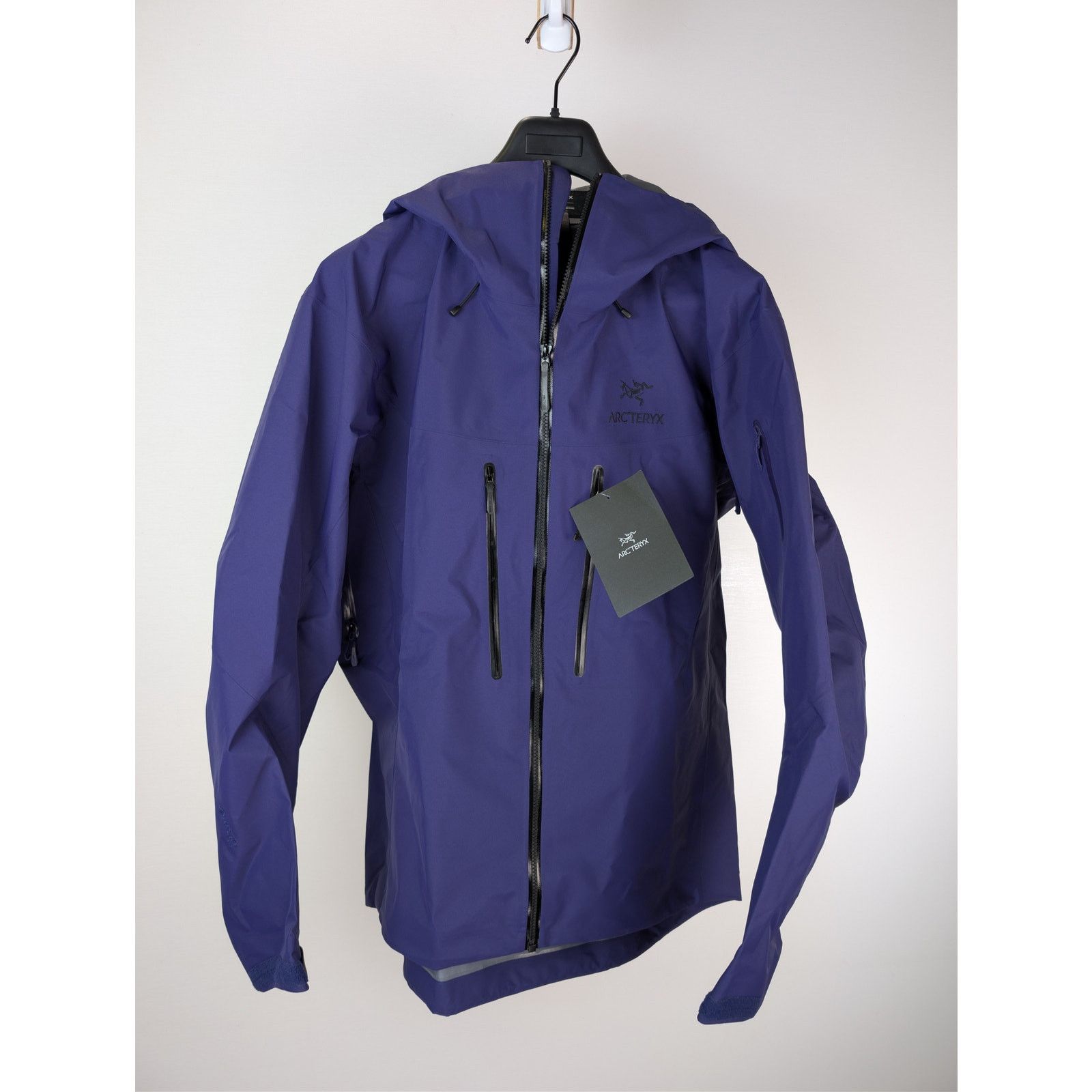 Arc'teryx o1rshd1 Alpha SV Jacket in Soulsonic / Black Size US XL / EU 56 / 4 - 1 Thumbnail