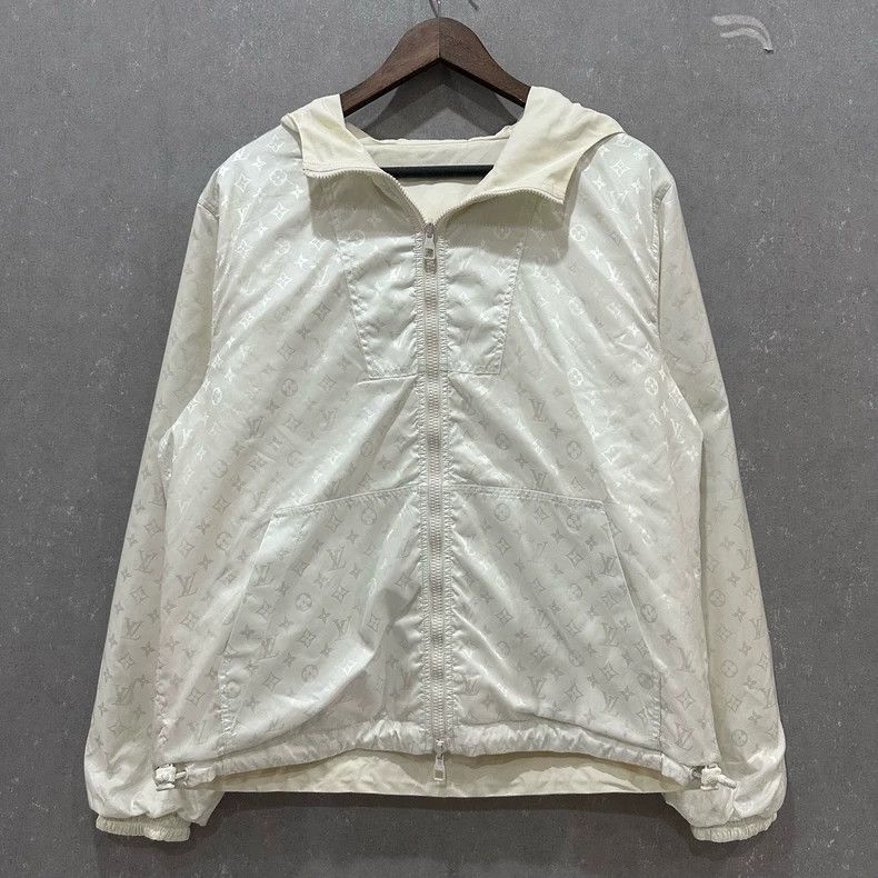 Louis Vuitton Louis Vuitton Beige pin double-sided assault jacket Size US S / EU 44-46 / 1 - 1 Thumbnail