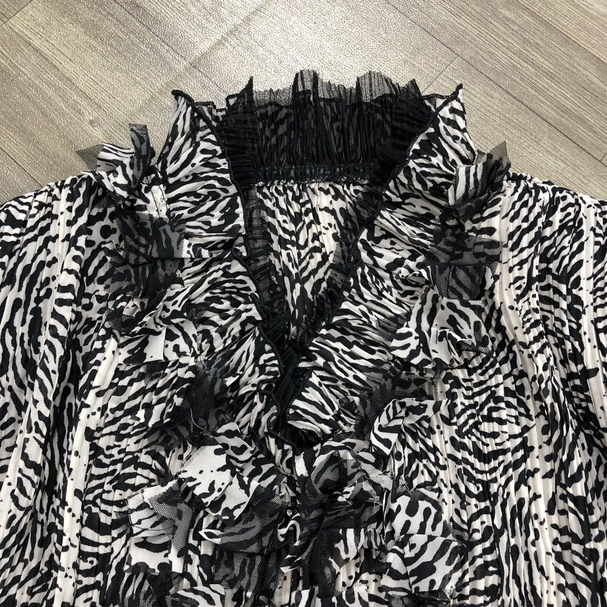 Japanese Brand × Vintage Issey Miyake Pleats Please Inspired Voltaire Abstract Blouse Size M / US 6-8 / IT 42-44 - 4 Thumbnail