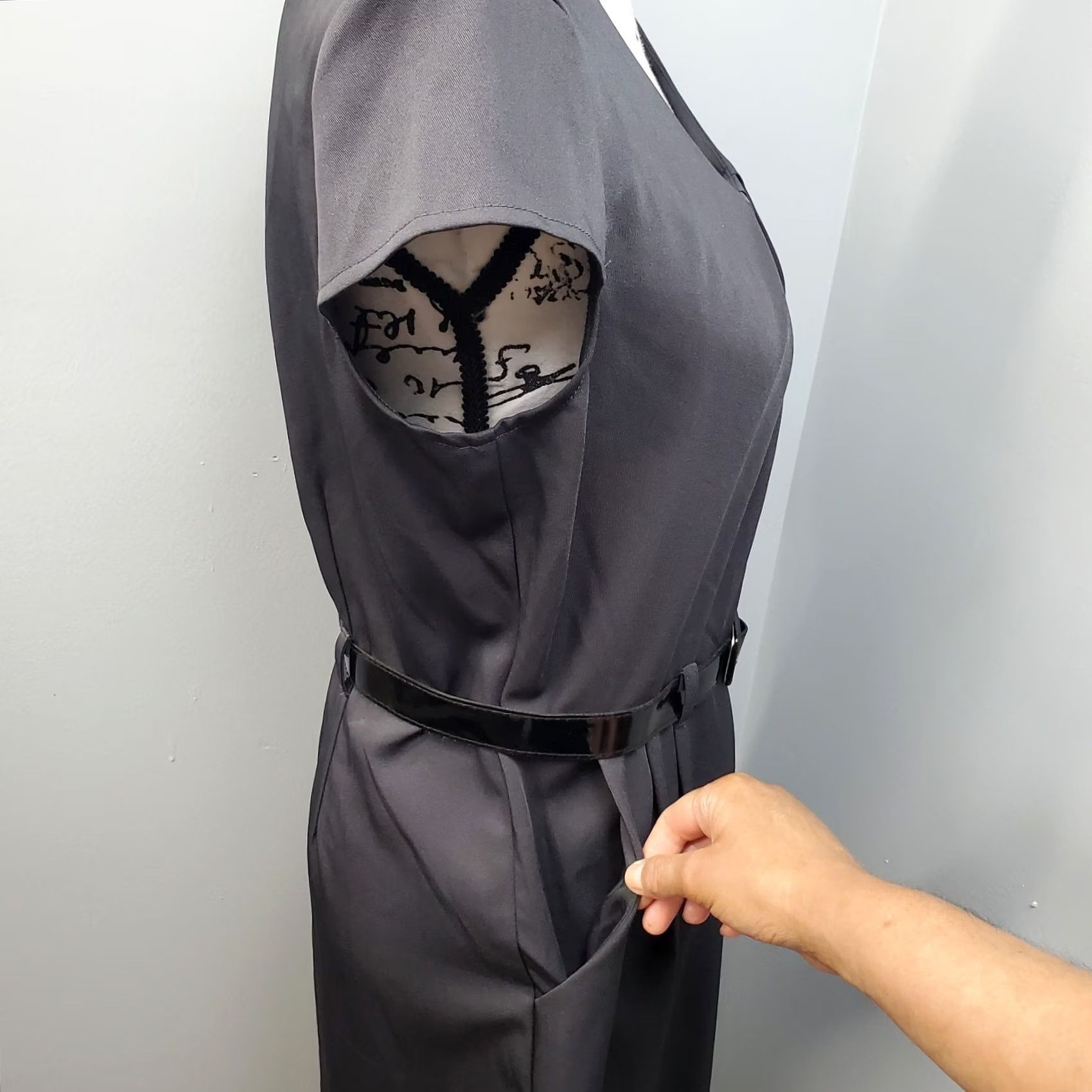 Vintage Olivia Matthews Formal Dress Women's 12P Gray Cap Sleeve Belted Waist Back Zip Dress: Women Size 12P: Gray Cap Sleeve Belted Waist Back Zip NWT Size XL / US 12-14 / IT 48-50 - 7 Thumbnail