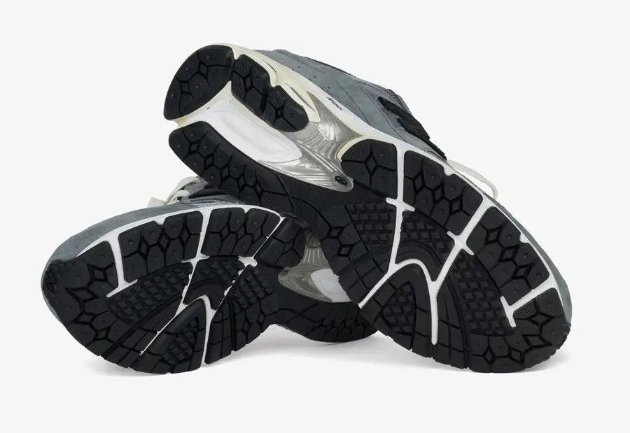JJJJound × New Balance JJJJound x New Balance 2002R Size US 6 / EU 39 - 7 Thumbnail