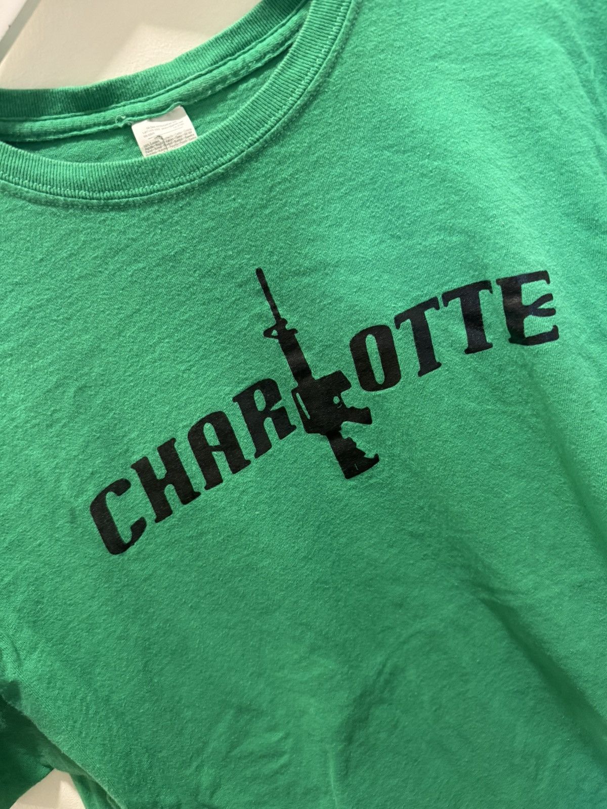 Vintage CHARLOTTE NC ASSAULT RIFLE TEE Size US XL / EU 56 / 4 - 3 Thumbnail