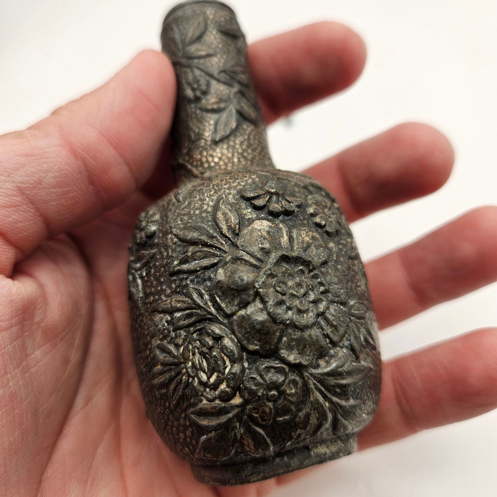 Other ANTIQUE MIDDLETOWN PLATE QUADRUPLE PLATE VANITY BOTTLE FLORA Size ONE SIZE - 3 Thumbnail