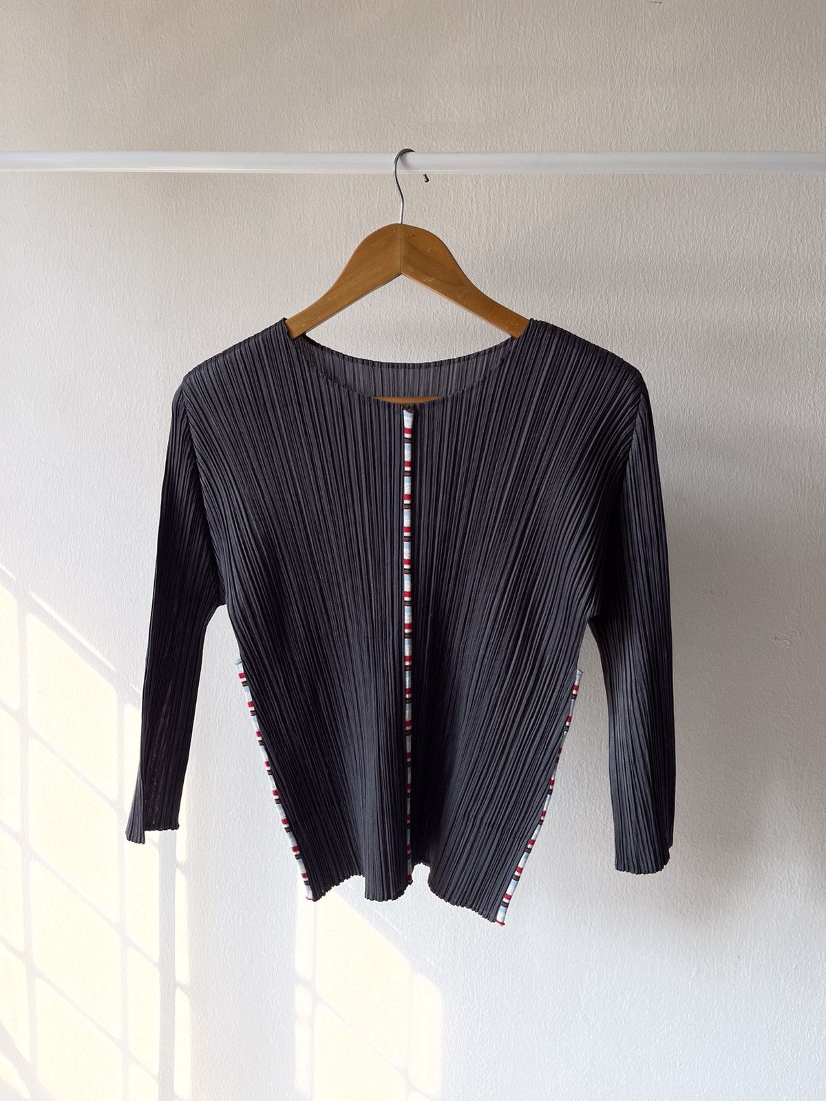 Issey Miyake × Pleats Please Issey Miyake 2004 Pleats Please Issey Miyake Shirt Size US S / EU 44-46 / 1 - 1 Thumbnail