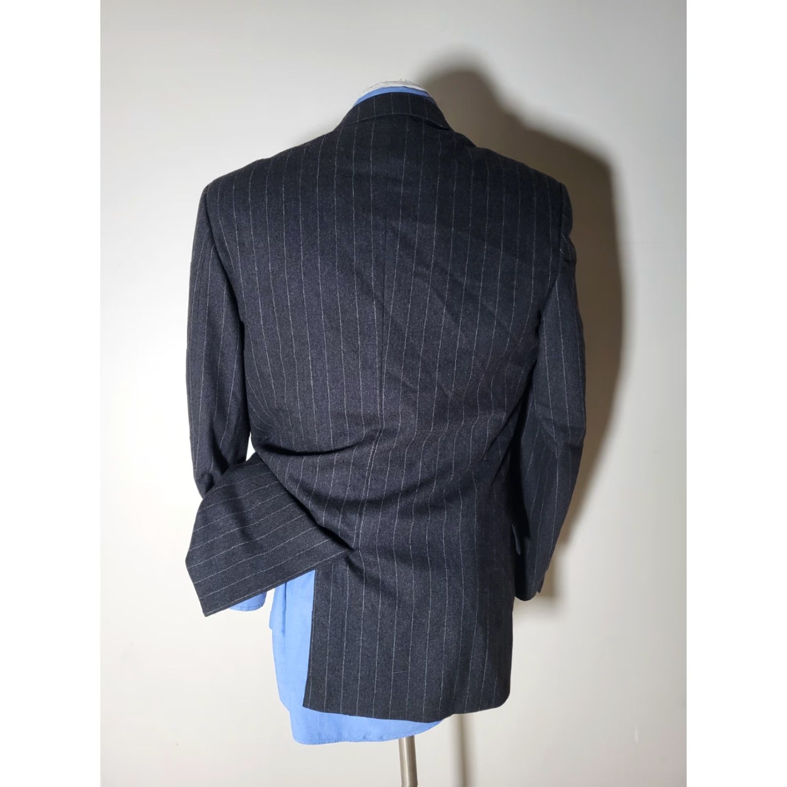 Valentino VINTAGE Valentino 42L Gray Flannel Wool Wide Chalk Striped Coat Blazer Jacket Size 42R - 6 Thumbnail
