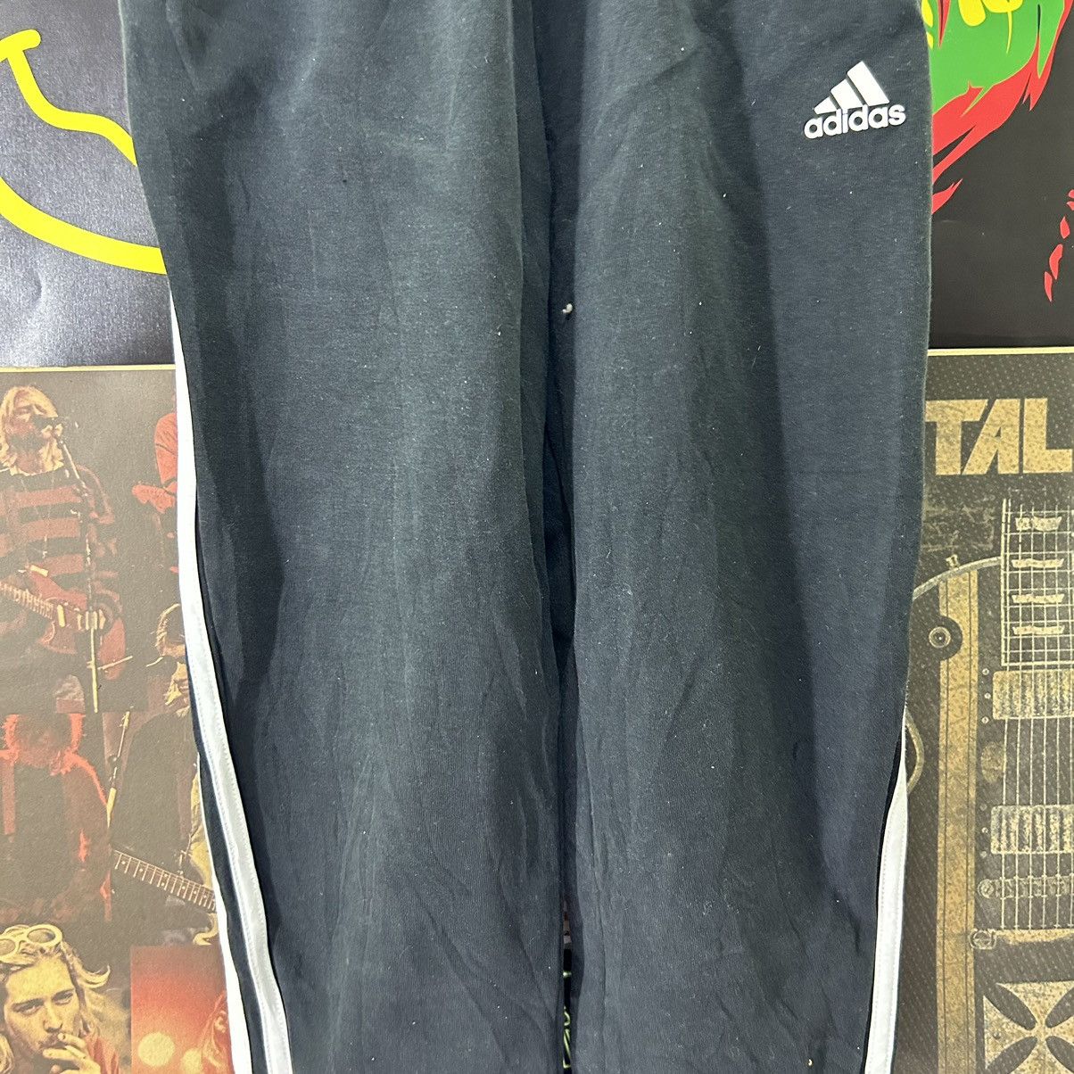 Vintage Vintage Adidas Stripe Pants Size 24" / US 00 / IT 34 - 3 Thumbnail