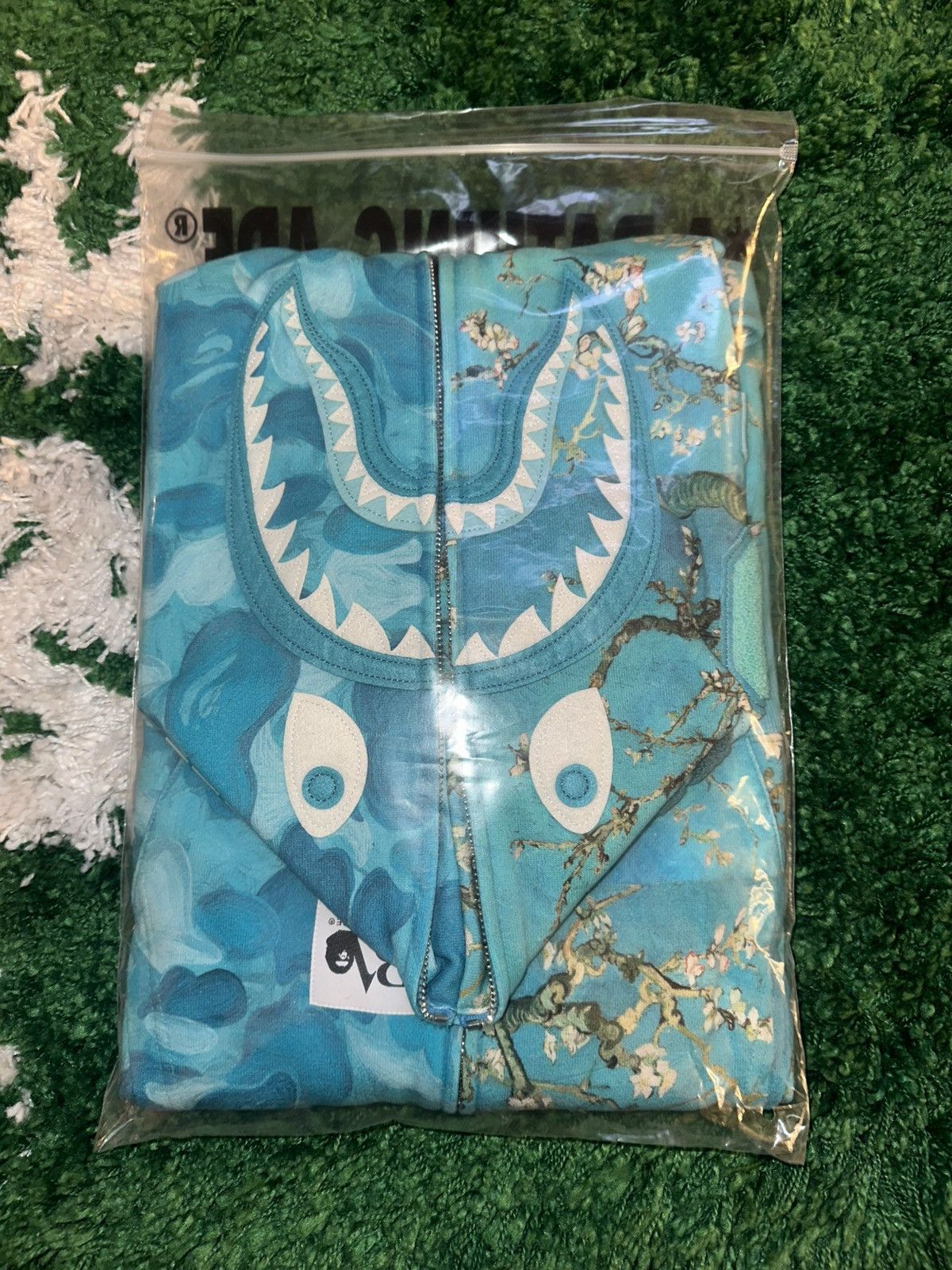 Bape Bape x Van Gogh museum Shark hoodie Size US M / EU 48-50 / 2 - 2 Thumbnail