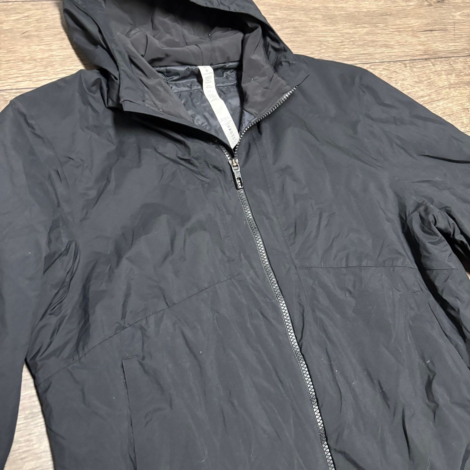 Lululemon Lululemon Light Jacket Hooded Full Zip Sz M Size US M / EU 48-50 / 2 - 2 Thumbnail