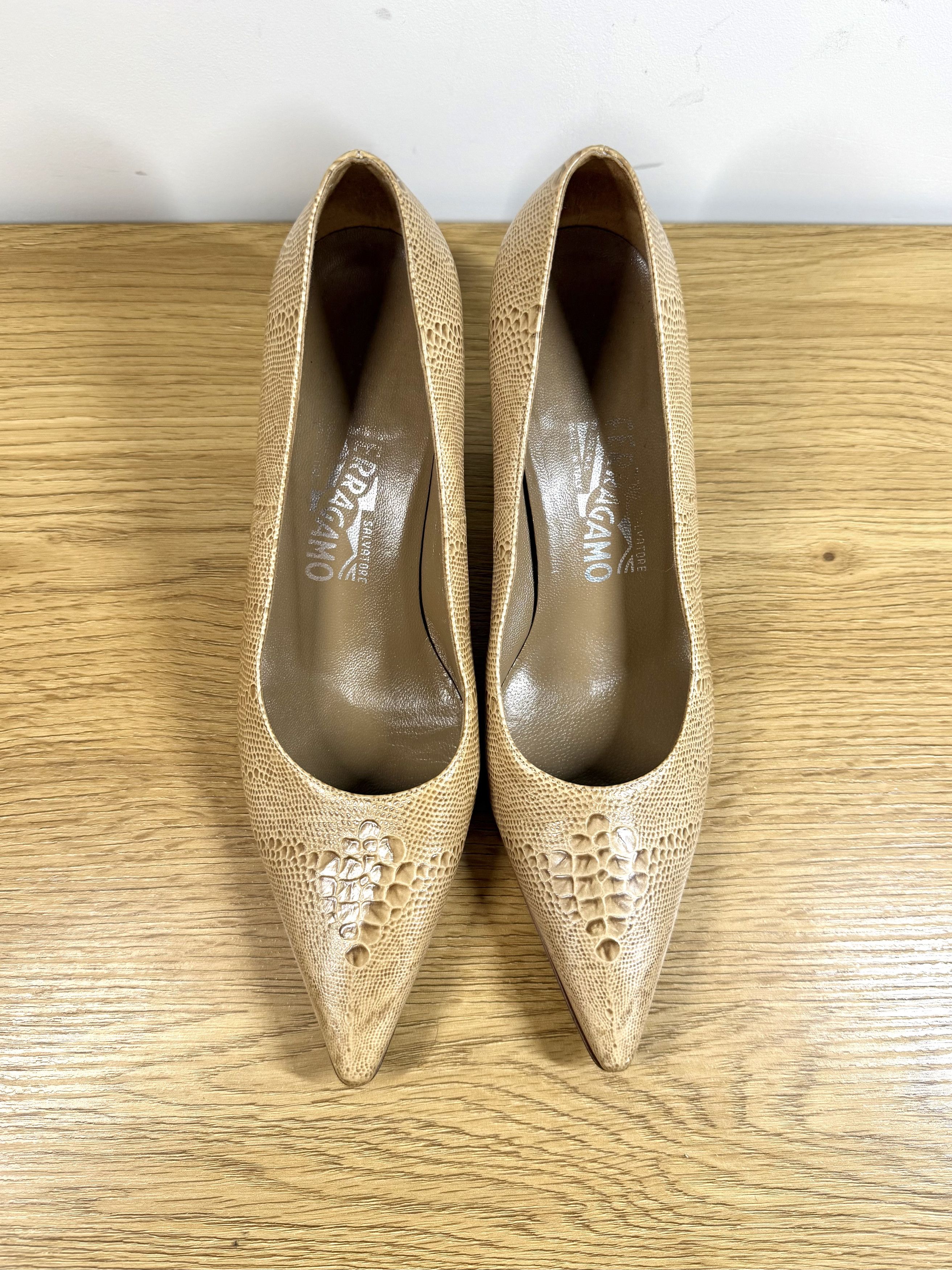 Salvatore Ferragamo Salvatore Ferragamo Giusy Leather Kitten Heel Pumps Size US 6.5 / IT 36.5 - 5 Thumbnail