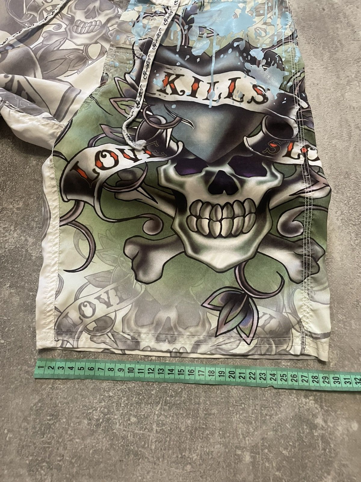 Ed Hardy × Vintage Vintage Ed Hardy Skulls Y2K Shorts Size US 32 / EU 48 - 20 Thumbnail