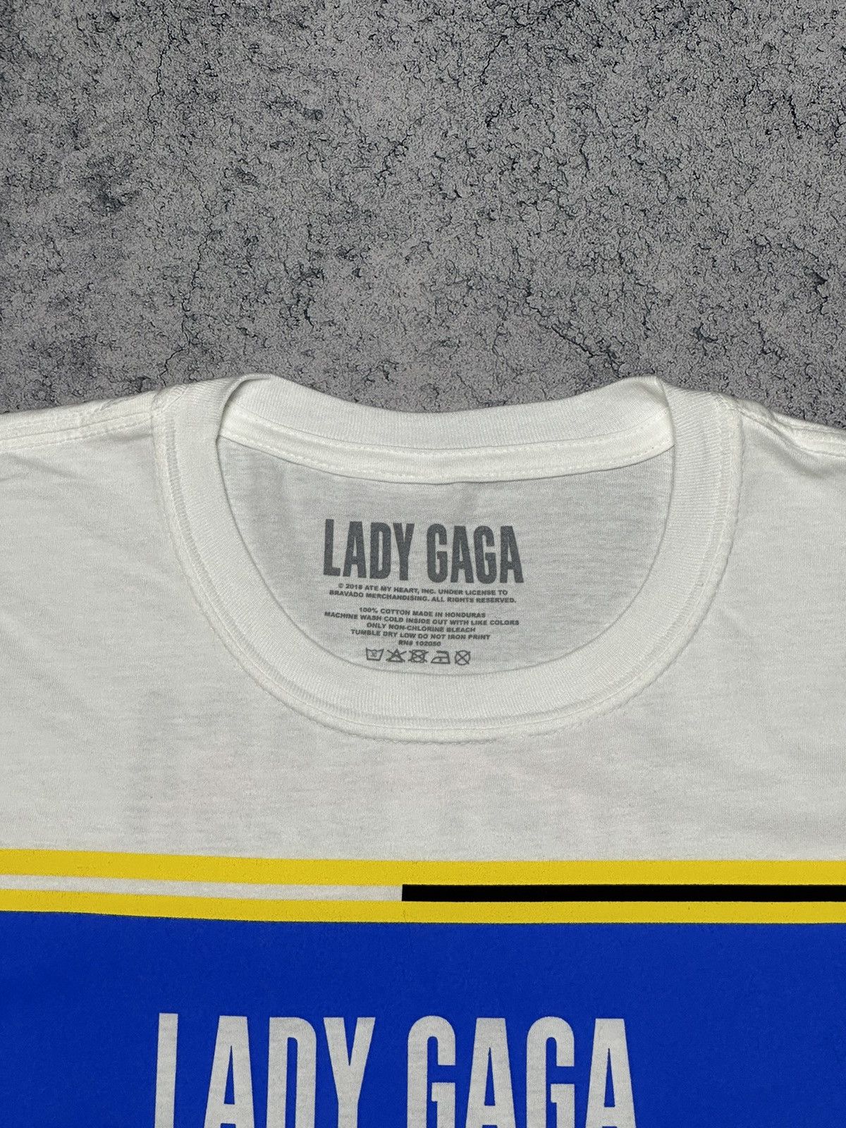 Band Tees Lady Gaga Joanne 2017 World Tour Photo T-Shirt Size US L / EU 52-54 / 3 - 6 Thumbnail