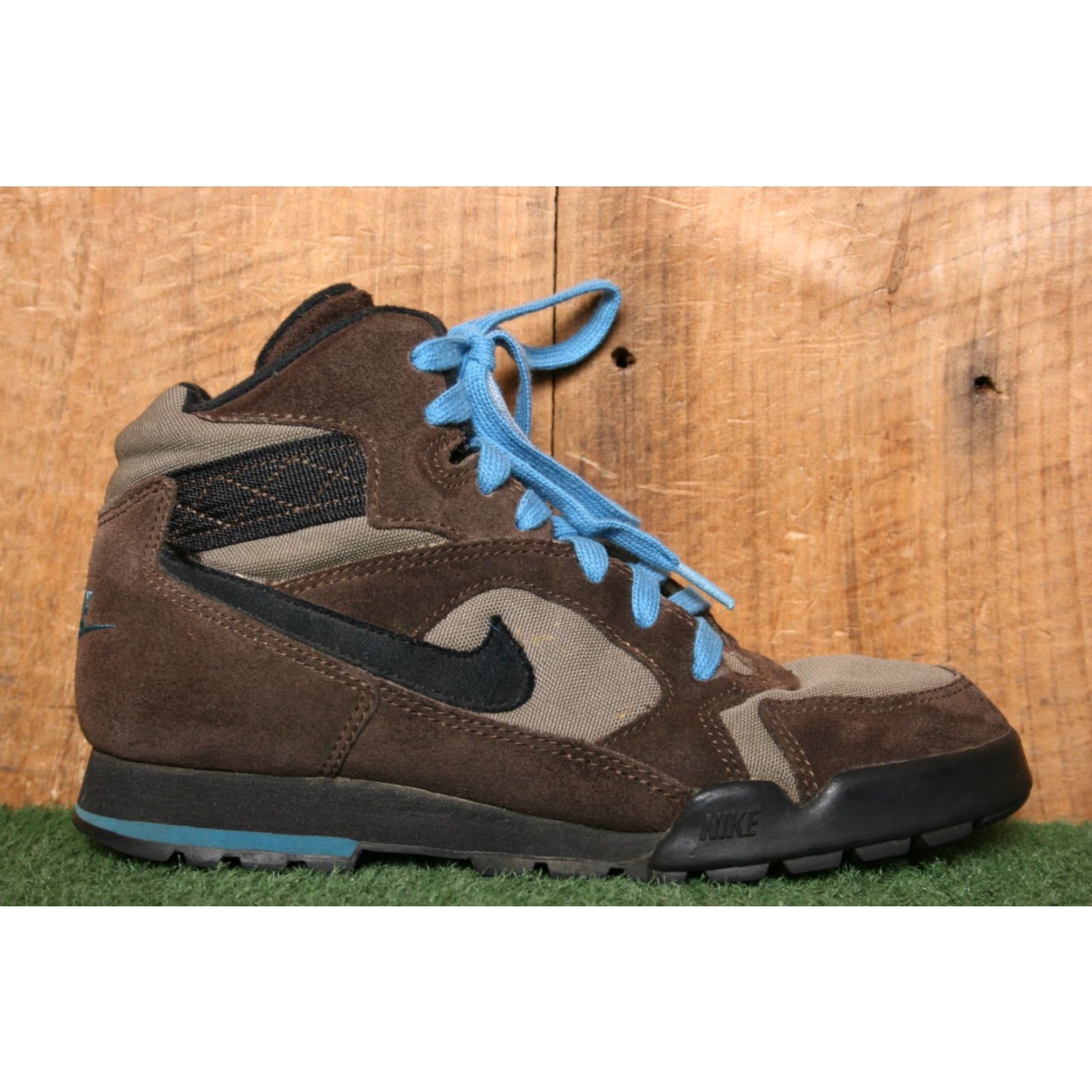 Nike VINTAGE NIKE Caldera Boot Women Suede Canvas ACG Hiking Brown 90s Sz 7 Womens Shoes Boots Size US 5 / IT 35 - 2 Thumbnail