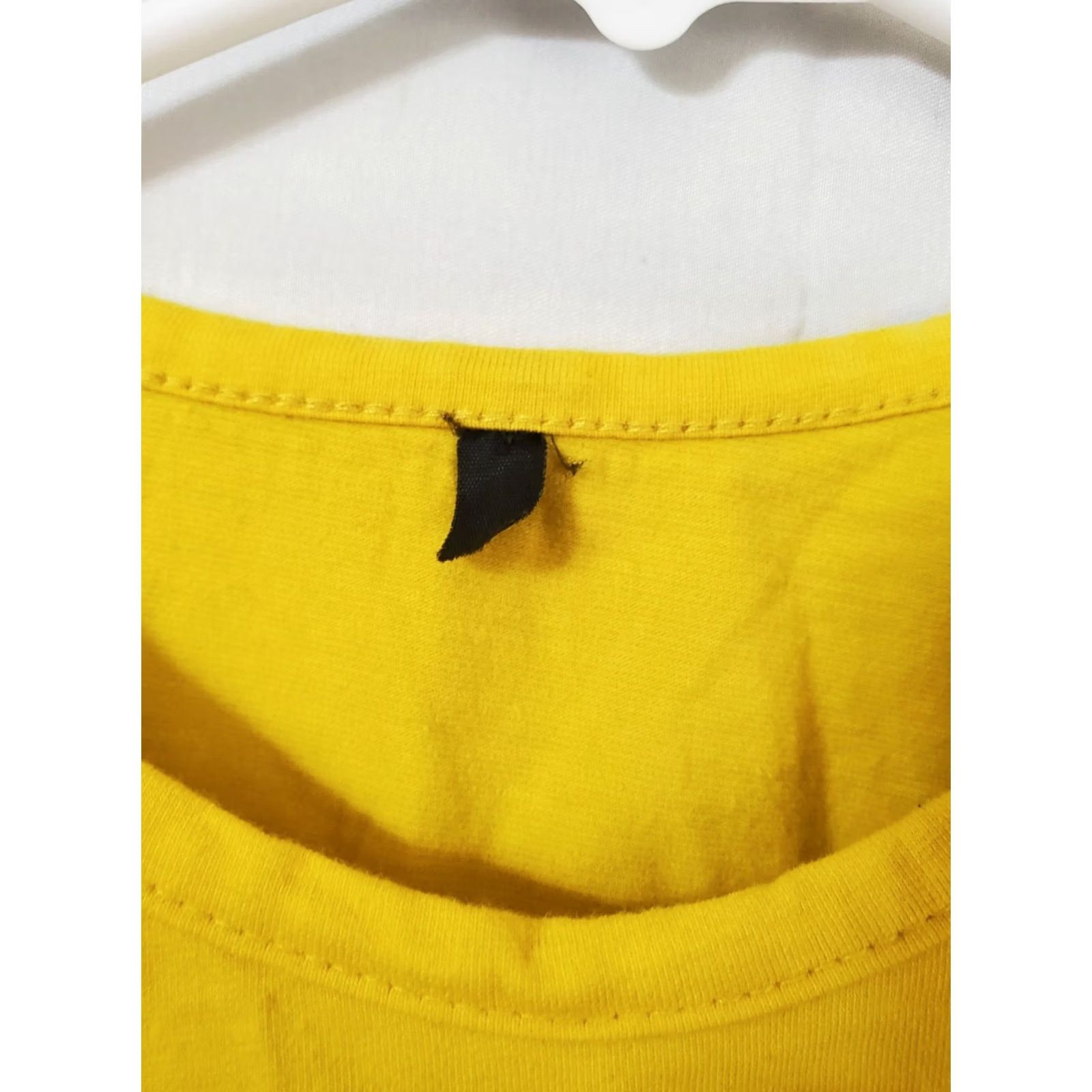 Vintage Absolut Citron Yellow T Shirt S Crew Neck Pullover Plastic Case Design Graphic Print Men Size US S / EU 44-46 / 1 - 3 Thumbnail