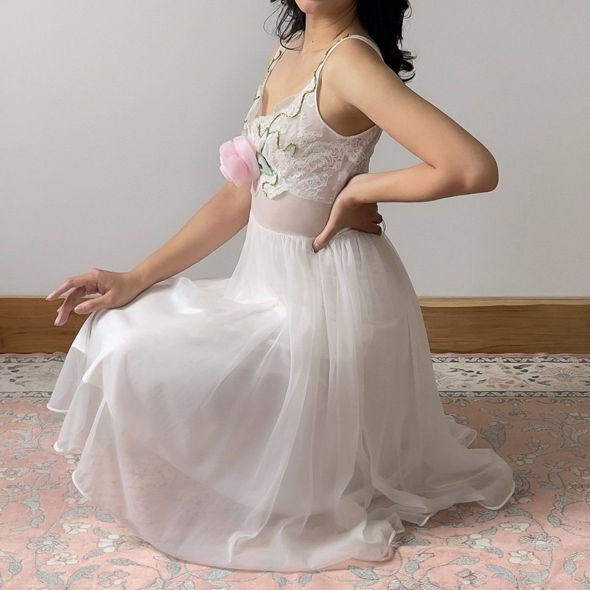 Vintage Romantic 1960's White Nightgown (XXS-XS) Size XS / US 0-2 / IT 36-38 - 2 Thumbnail
