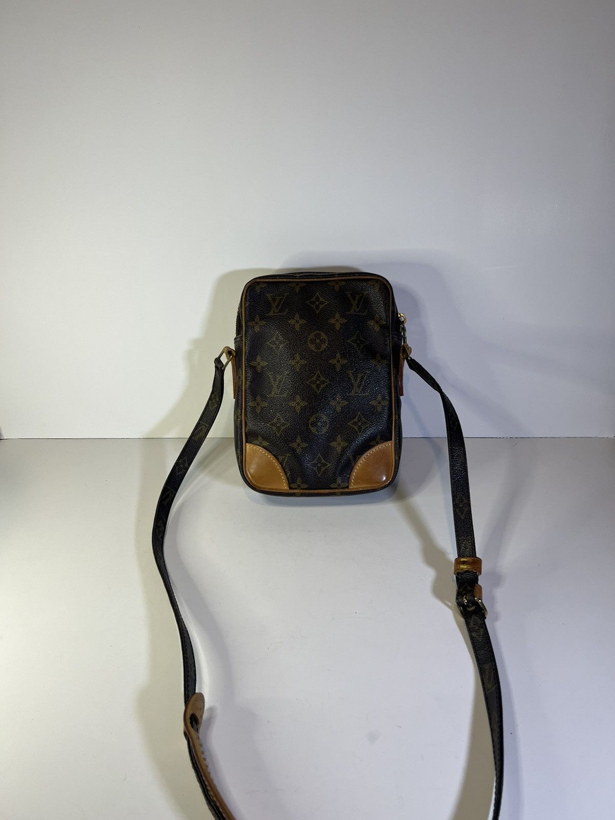 Louis Vuitton Louis Vuitton Monogram Danube Crossbody Canvas Shoulder Bag Size ONE SIZE - 2 Thumbnail
