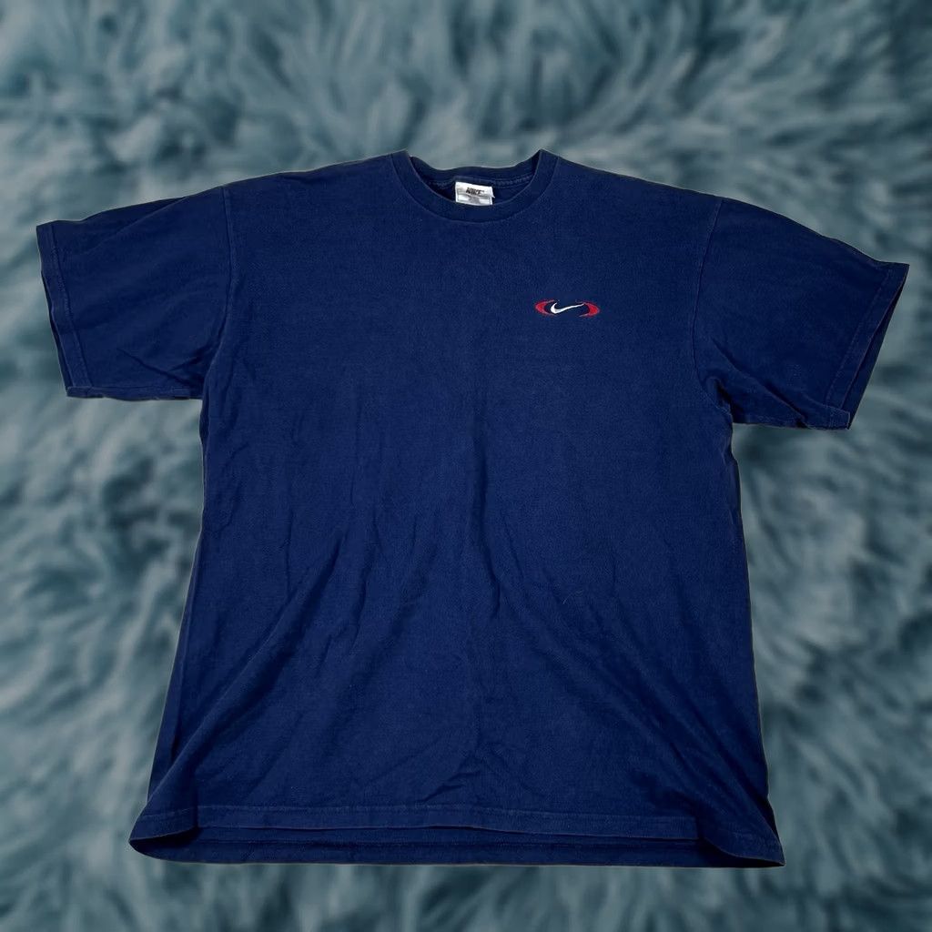 Nike VINTAGE Nike T-Shirt 90s Mini Swoosh White Navy Mens Large Size L Made in USA Size US L / EU 52-54 / 3 - 1 Thumbnail