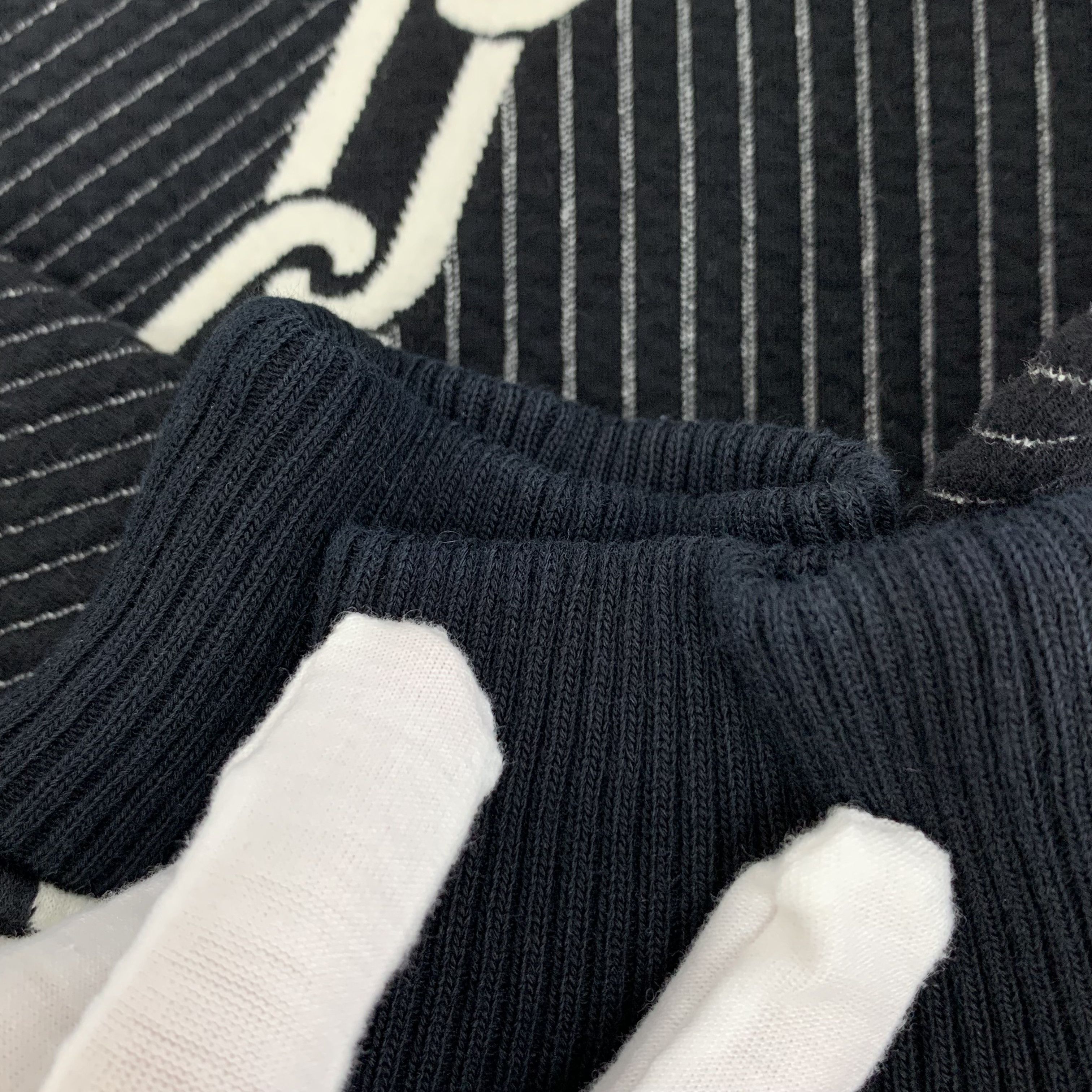 Louis Vuitton Louis Vuitton Sweatshirt – Black Crewneck (Size XS) Size XS / US 0-2 / IT 36-38 - 3 Thumbnail