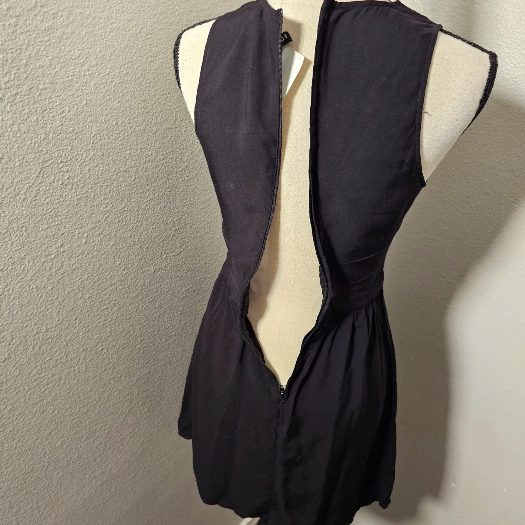 H&M H&M Divided Women's Pencil Dress Sleeveless Cut Out Black Size 2 Zipper Back Size XS / US 0-2 / IT 36-38 - 6 Thumbnail