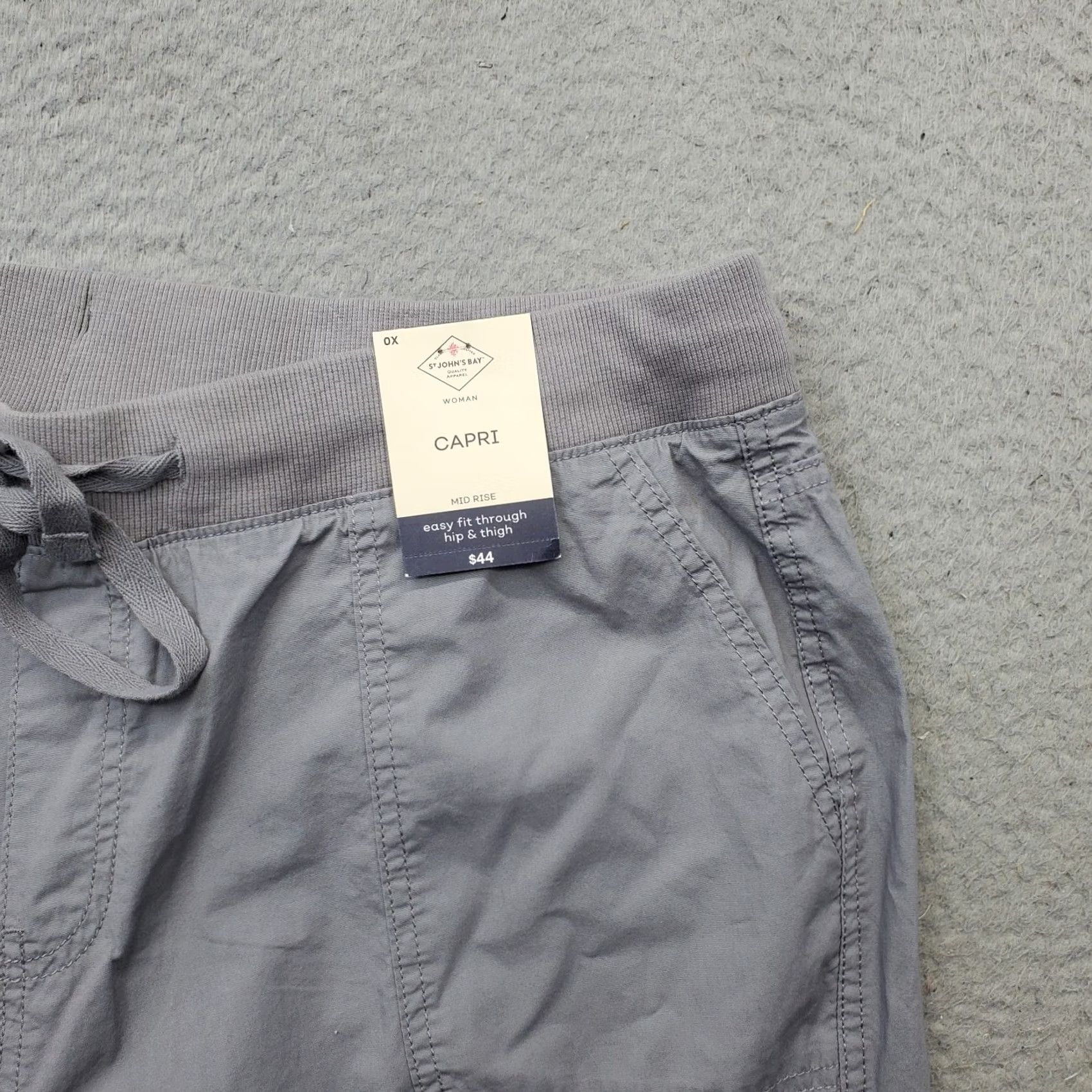 Vintage St. John's Bay Womens 0X Gray Capri Cargo Pants Stretch Mid Rise Drawstring Waist Pant Capris Size 40" / US 18 - 7 Thumbnail