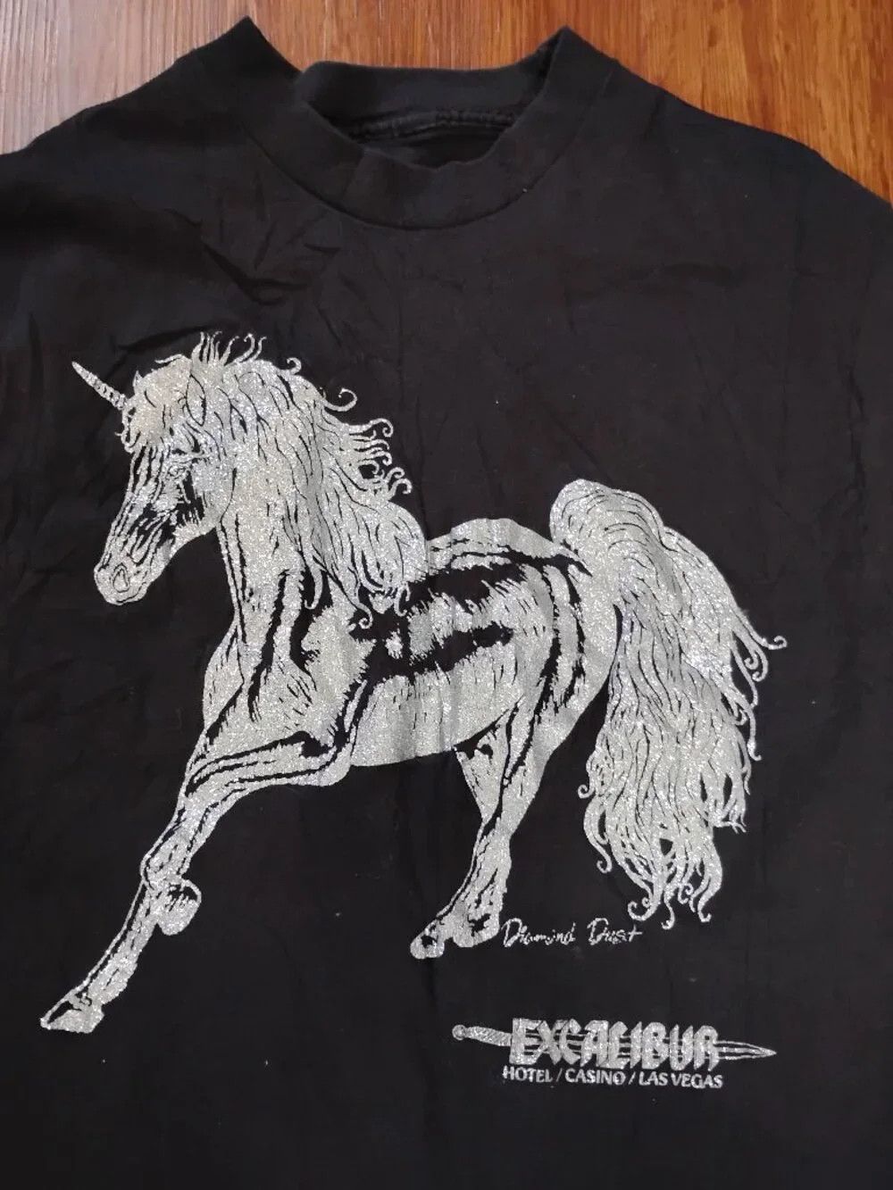 Other Vintage Excalibur Casino Diamond Dust Unicorn T-Shirt Size US M / EU 48-50 / 2 - 1 Thumbnail