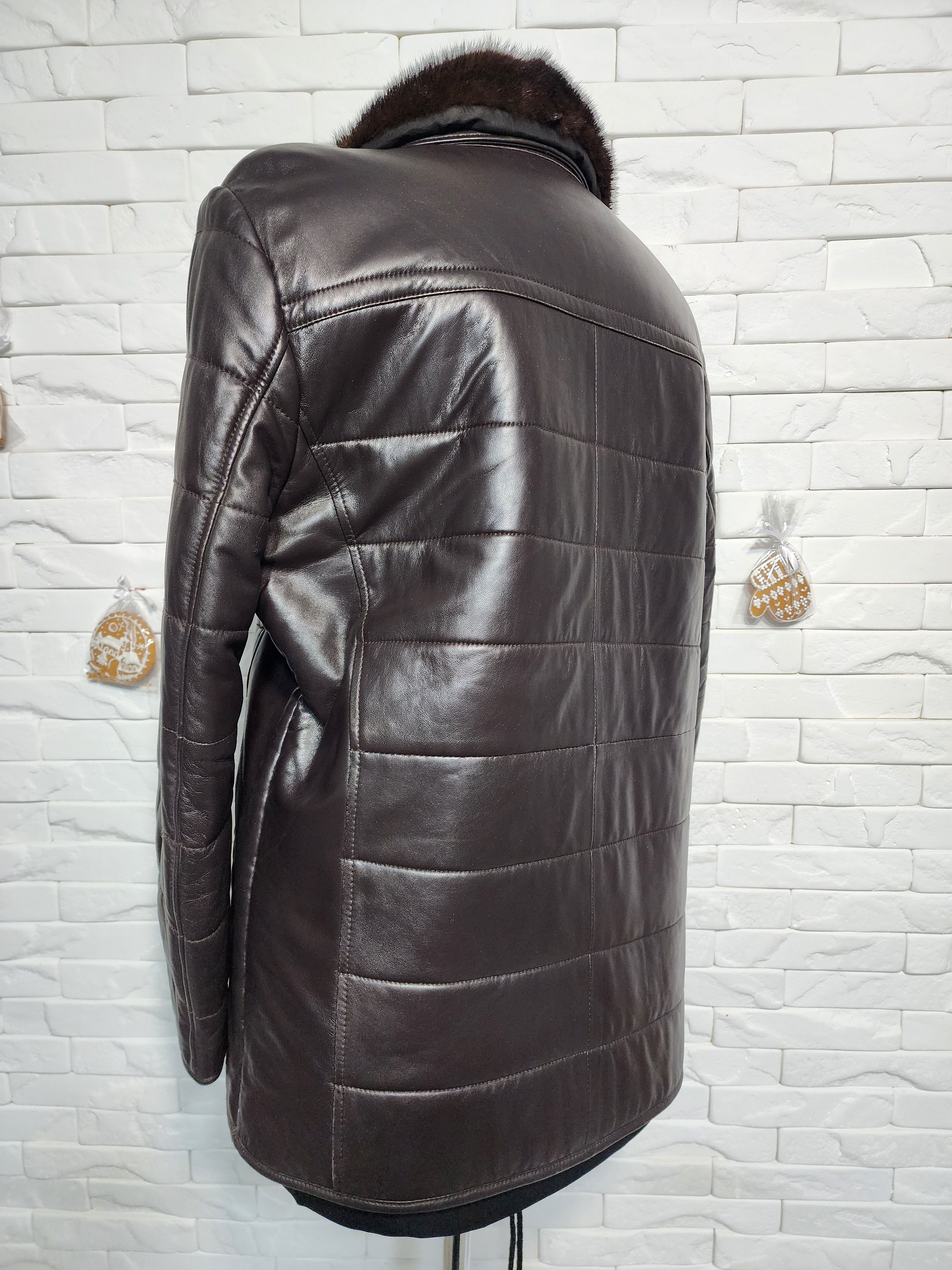 Uniqlo Men's Brown Sheepskin Coat: Genuine Fur, Plastic Zipper Size US L / EU 52-54 / 3 - 6 Thumbnail
