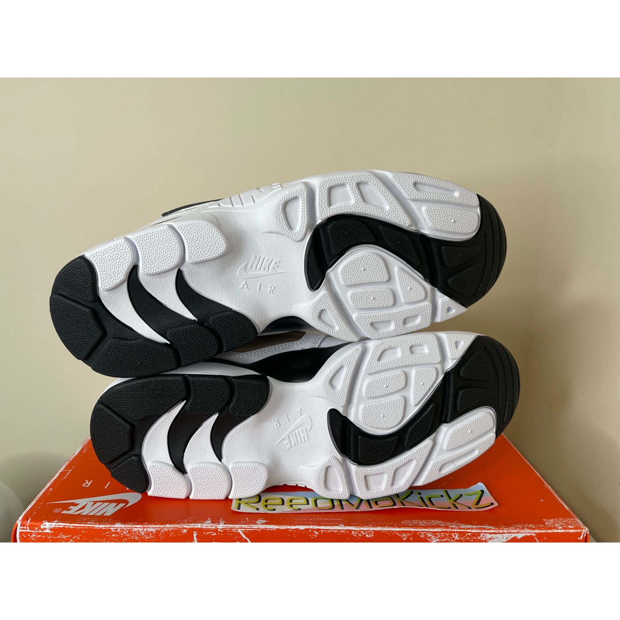 Nike Nike Air Diamond Turf Proto '92 White Black Mens 10us Size US 10 / EU 43 - 5 Thumbnail