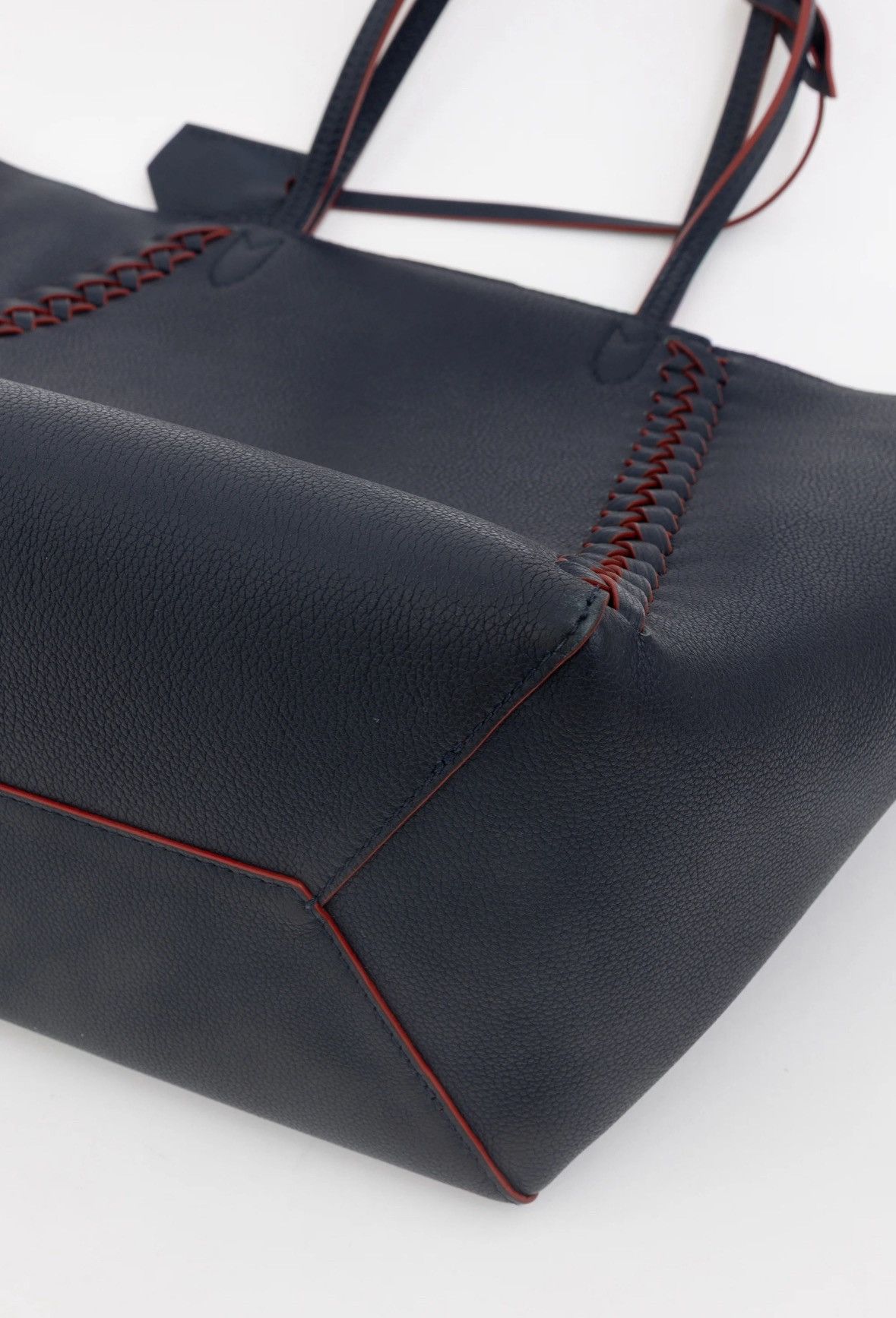 Louis Vuitton LV Microchip ✅ Certificate ✅ LV Lock Me Tote✨ Made in France Size ONE SIZE - 8 Thumbnail