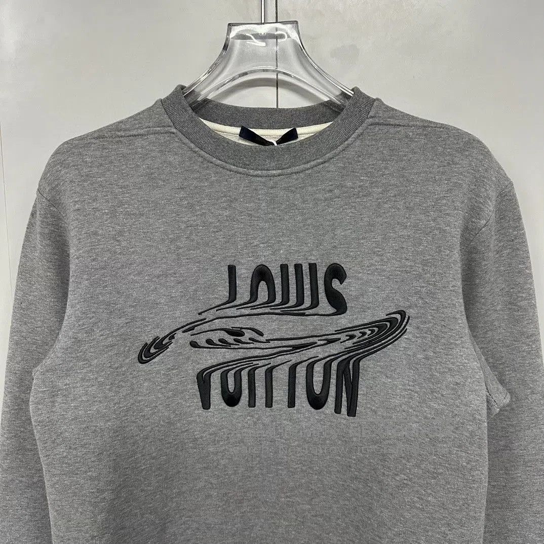Louis Vuitton louis vuitton classic logo embroidered sweatshirt. Size XS / US 0-2 / IT 36-38 - 2 Thumbnail