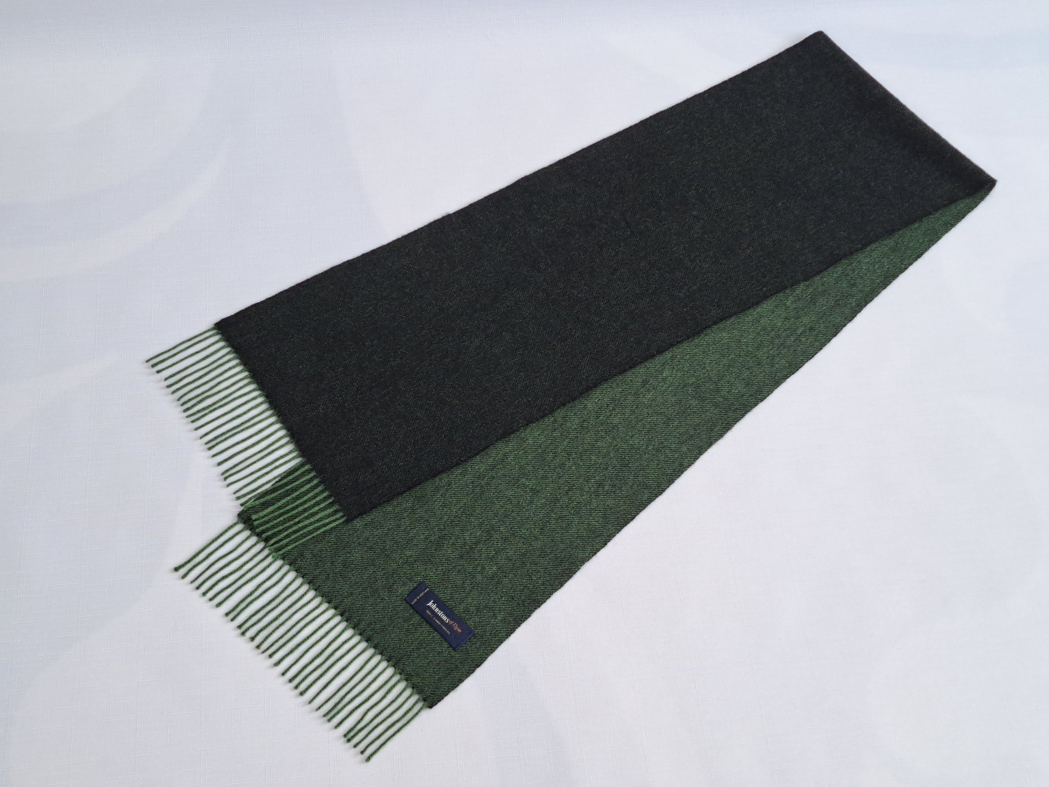 Johnstons Of Elgin Johnstons Of Elgin vintage lambswool scarf. Size ONE SIZE - 5 Thumbnail