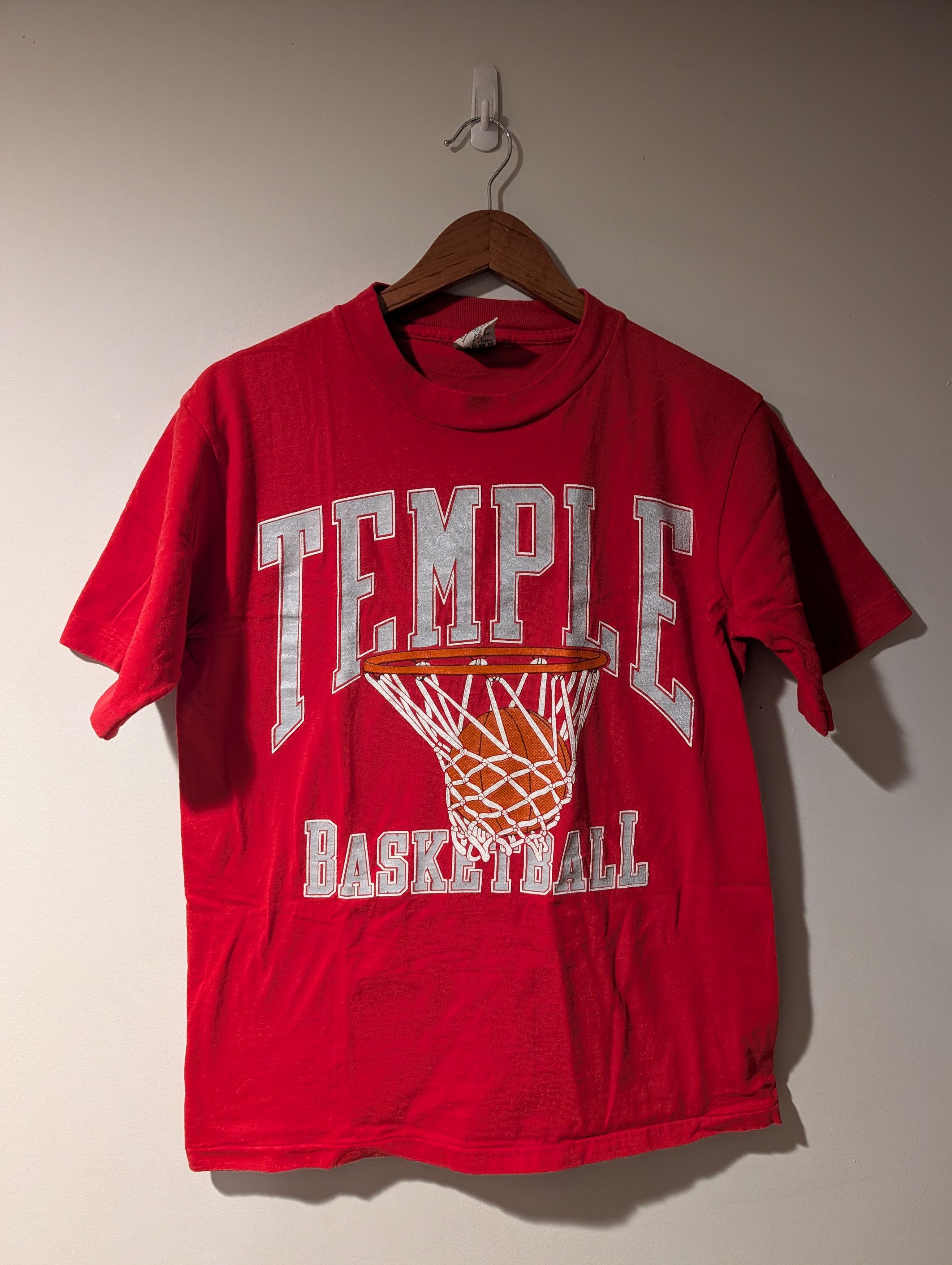 NCAA Vintage Temple Basketball Galt Sand Graphic T-Shirt Red USA Size US L / EU 52-54 / 3 - 1 Thumbnail