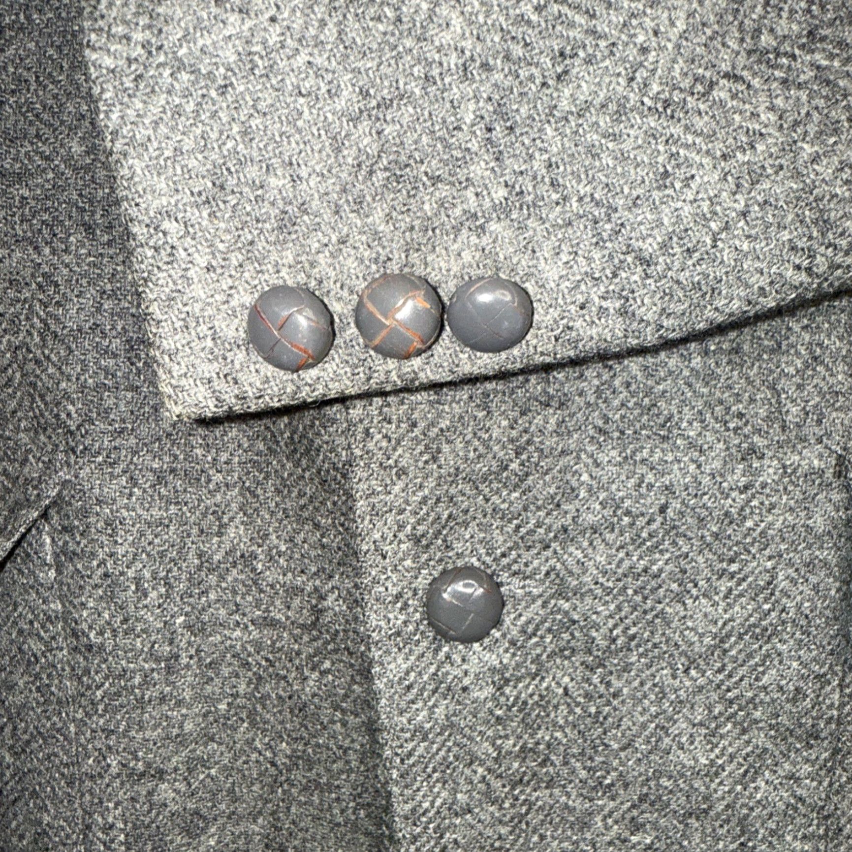 Farah Vtg Farah WFF Blazer Men 44R Gray Herringbone 100% Wool Tweed 2 Button Notch Lapel Single-Breasted Vintage Classic Modern Size 44R - 4 Thumbnail