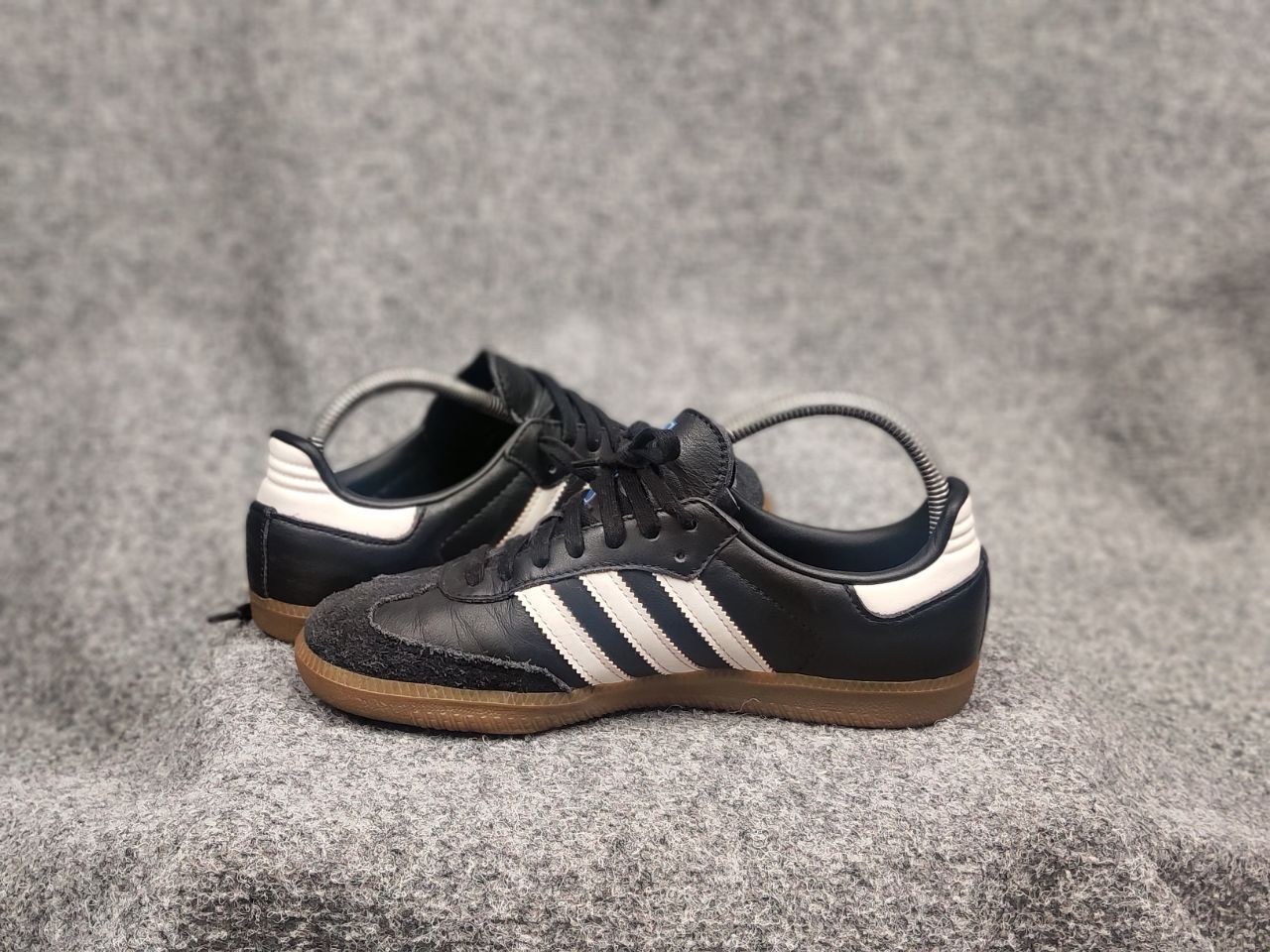 Adidas Vintage Adidas Samba Classic Logo Leather sneakers Shoes Y2K Size US 6 / EU 39 - 14 Thumbnail