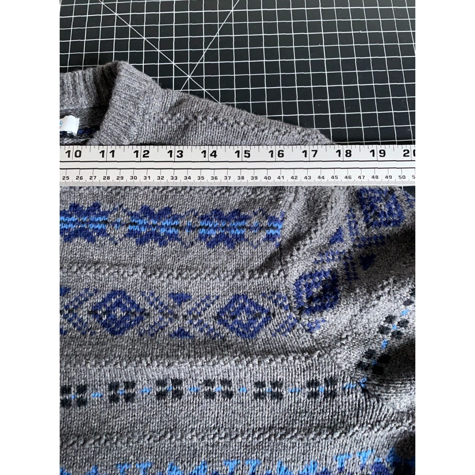Croft & Barrow Croft & Barrow Sweater Men's Large Gray Blue Aztec Pattern Crewneck Lightweight Knit 90s Southwest Mens Size US L / EU 52-54 / 3 - 7 Thumbnail