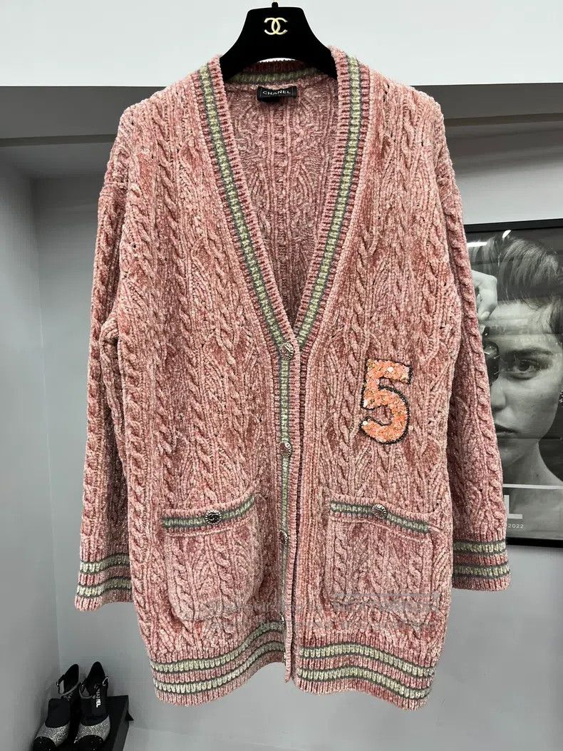 Chanel Chanel Pink velvet medium-length cardigan coat Size XS / US 0-2 / IT 36-38 - 1 Thumbnail